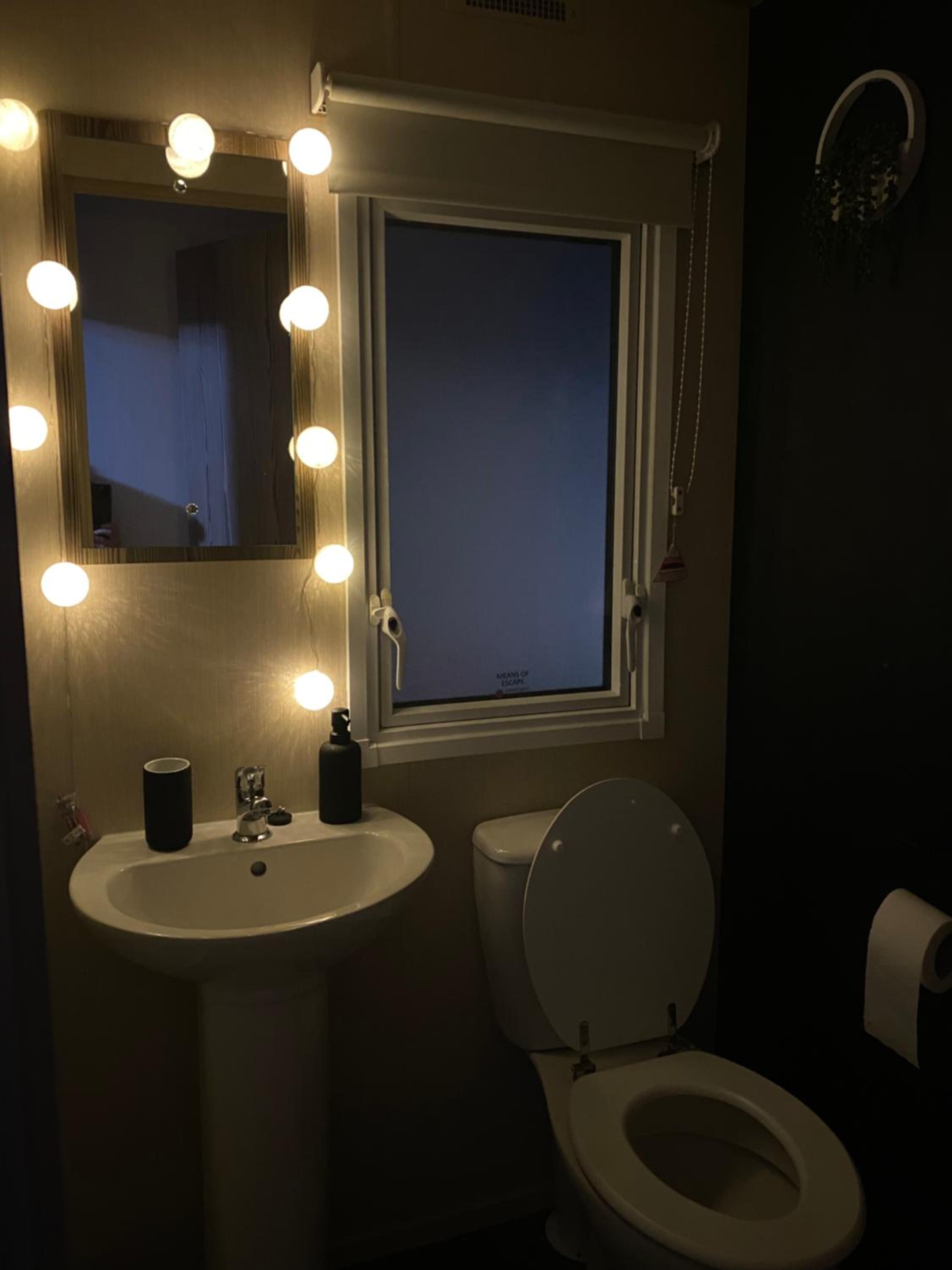 Two-Bedroom House - Photo 16