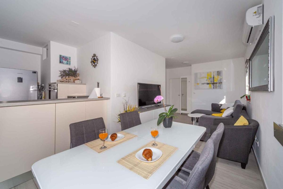 Apartment 1