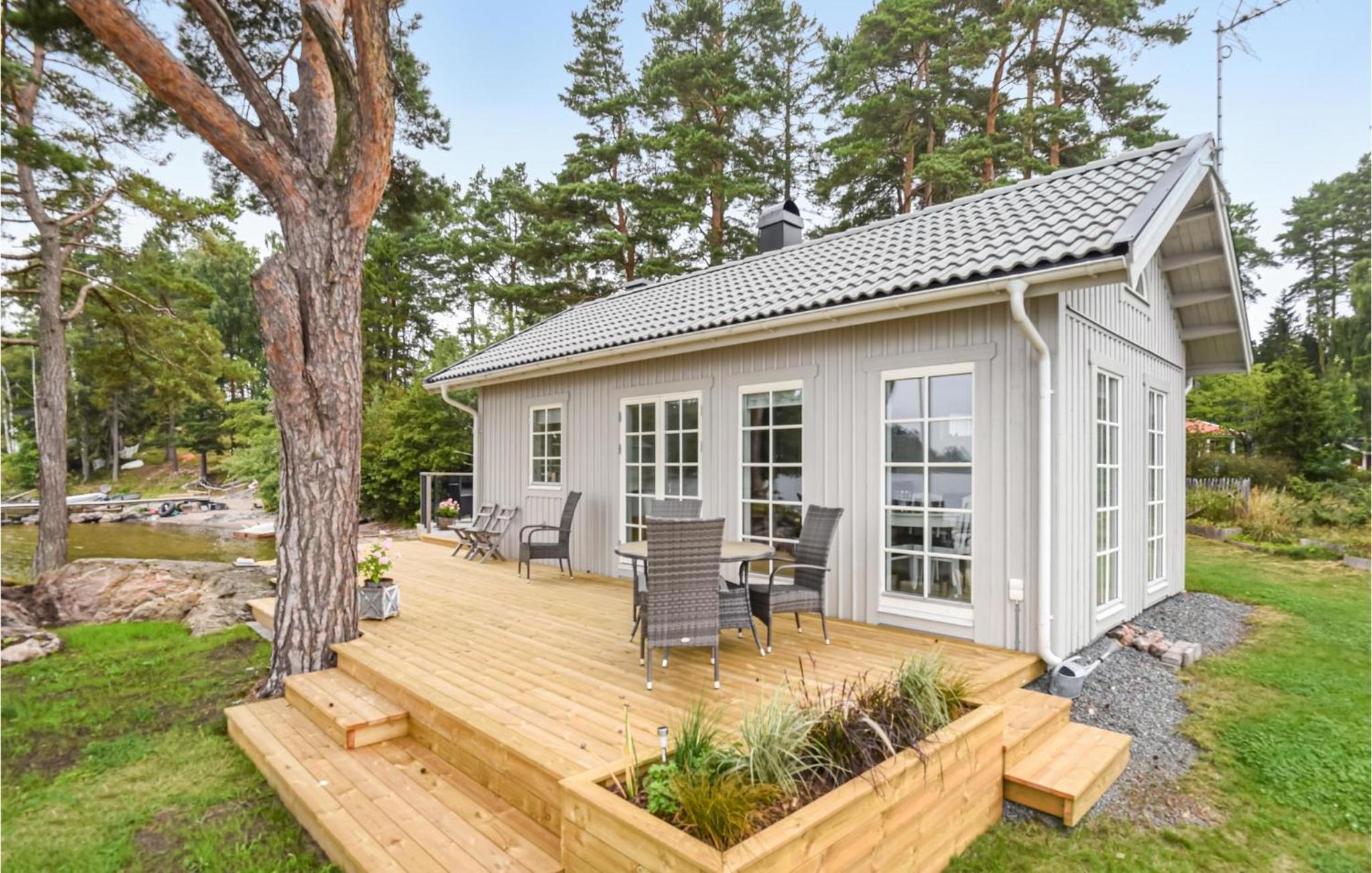 Three-Bedroom Vacation Home  photo 2