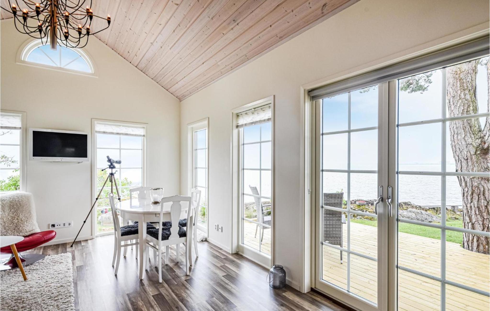Three-Bedroom Vacation Home  photo 3