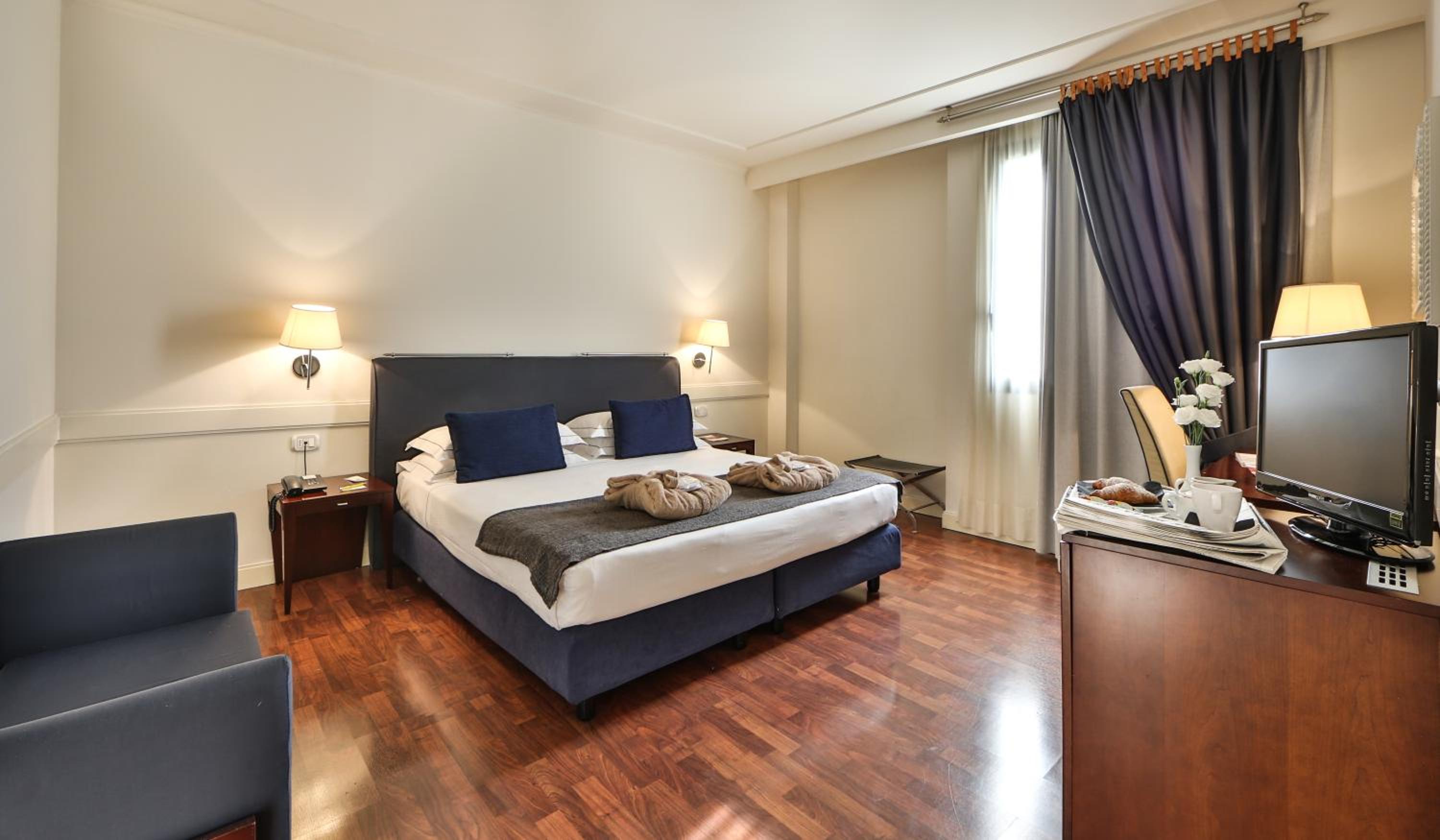 Superior Double or Twin Room - Photo 8