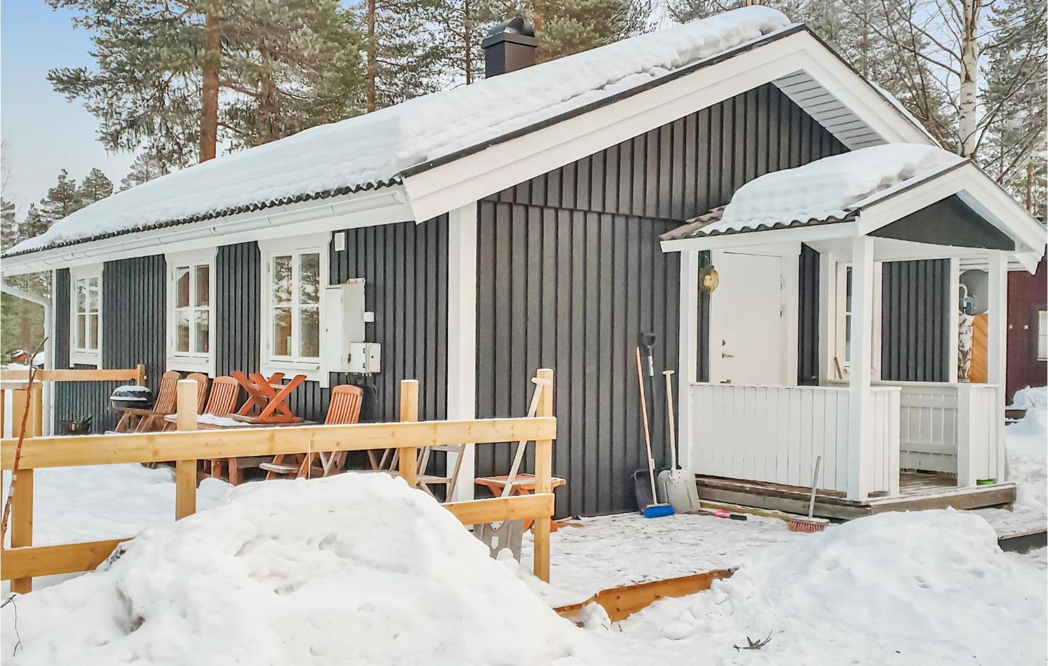 Three-Bedroom Vacation Home  photo 2