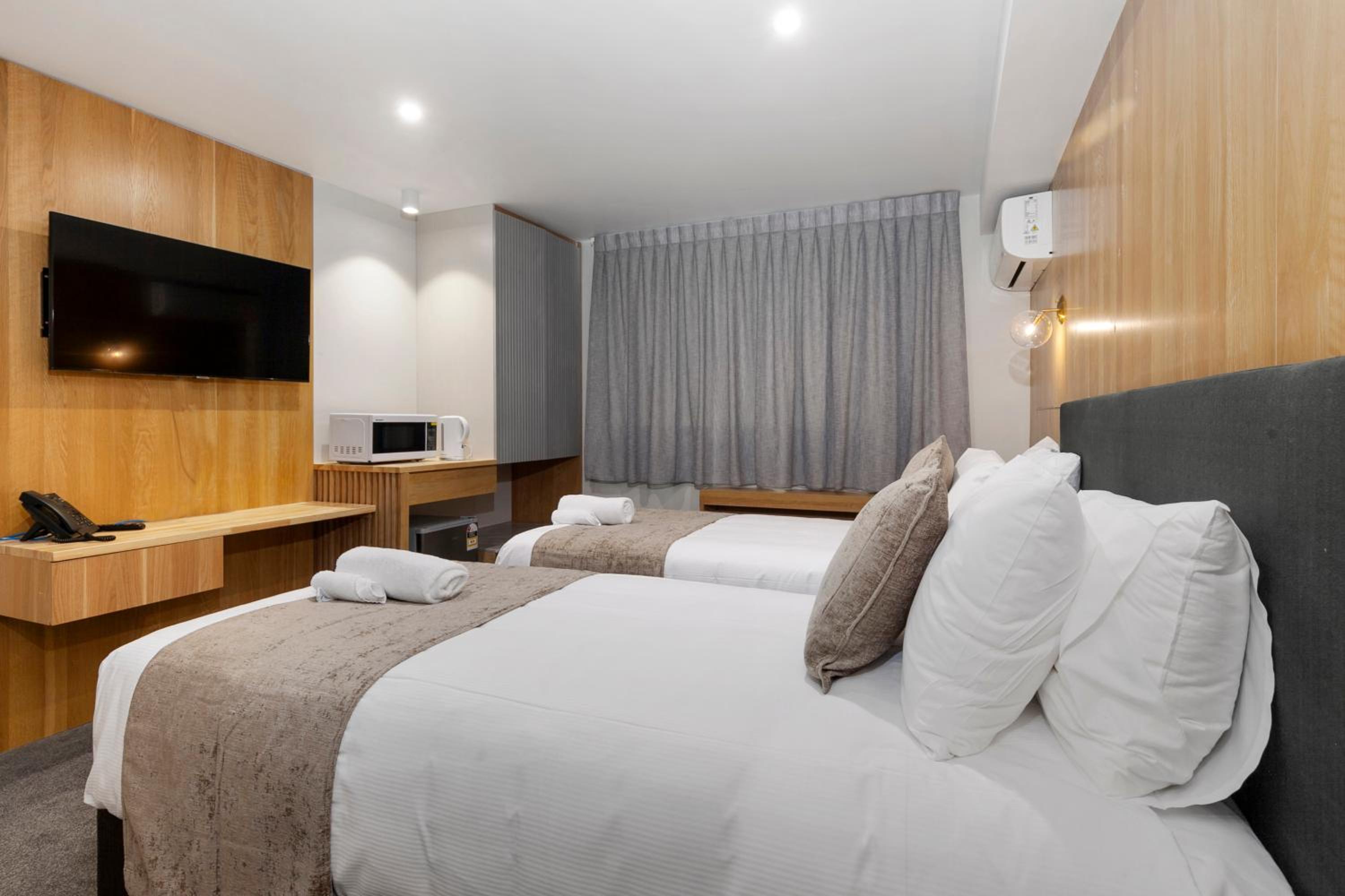 Twin Room - Photo 1
