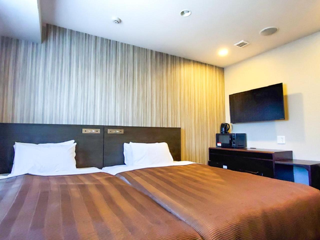 Twin Room - Non-Smoking - Photo 6