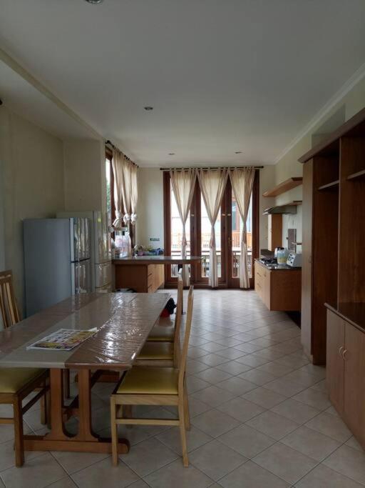 Villa - Photo 2
