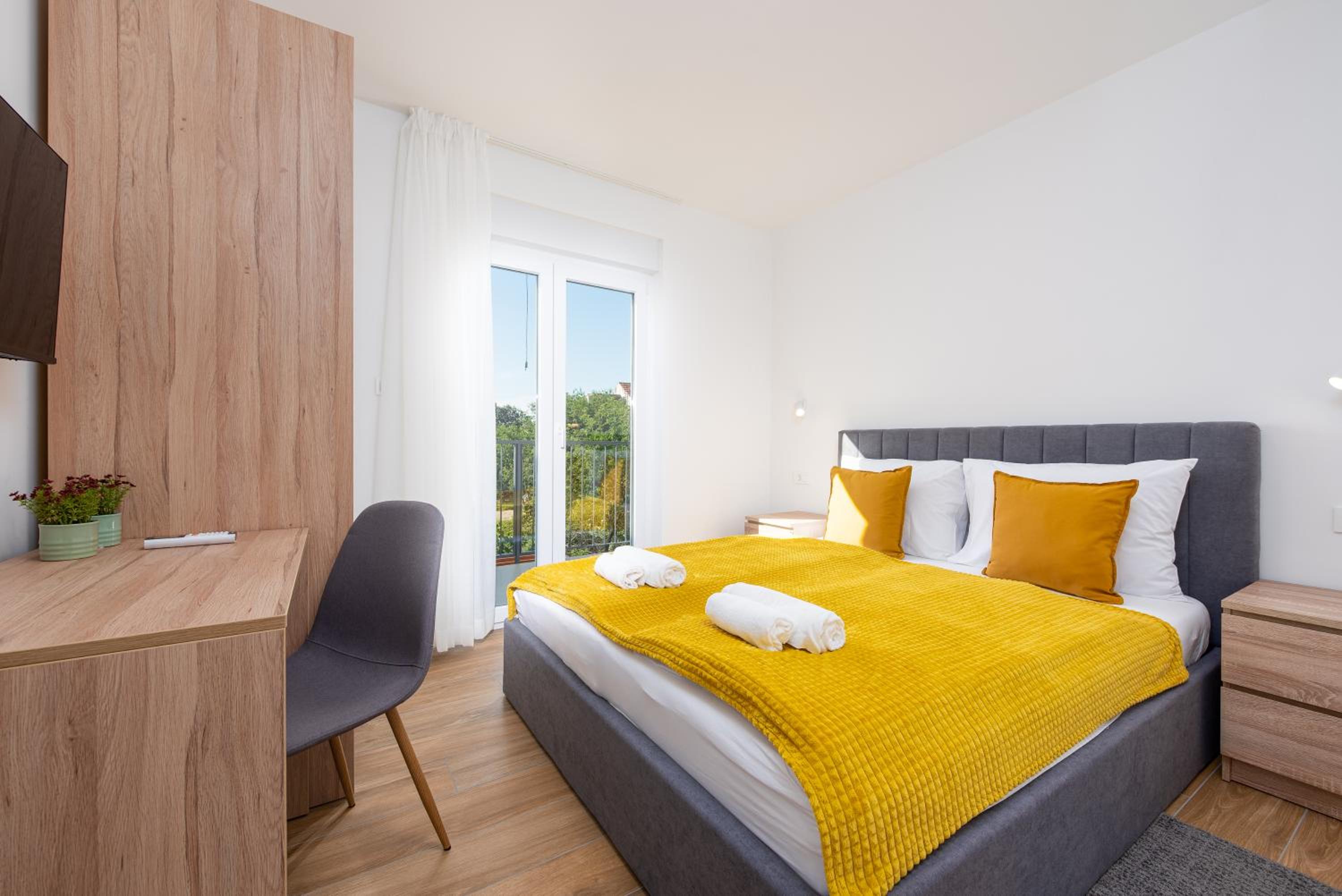 One-Bedroom Apartment