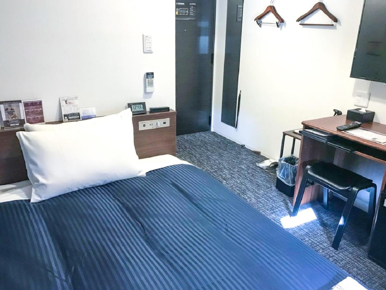 Double Room with Small Double Bed - Non-Smoking	 photo 2