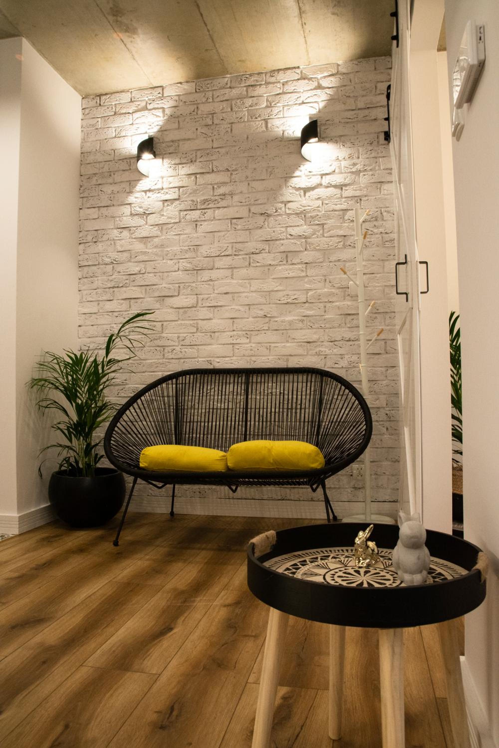 One-Bedroom Apartment - Photo 8