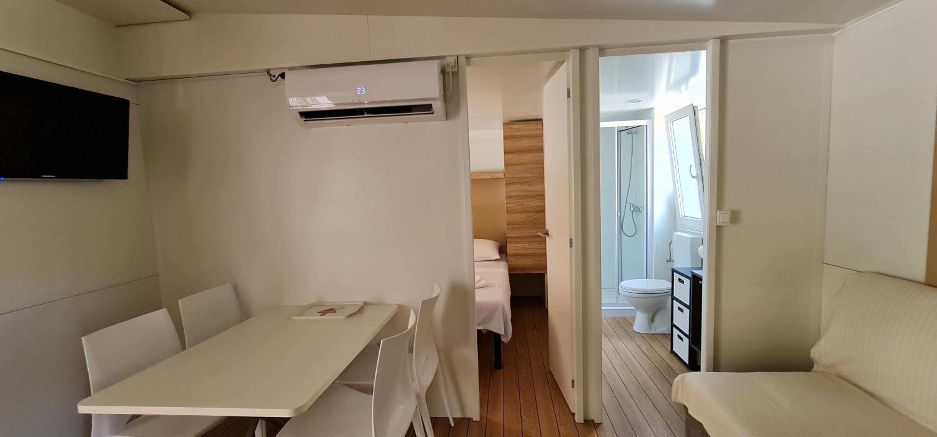 Mobile Home photo 1
