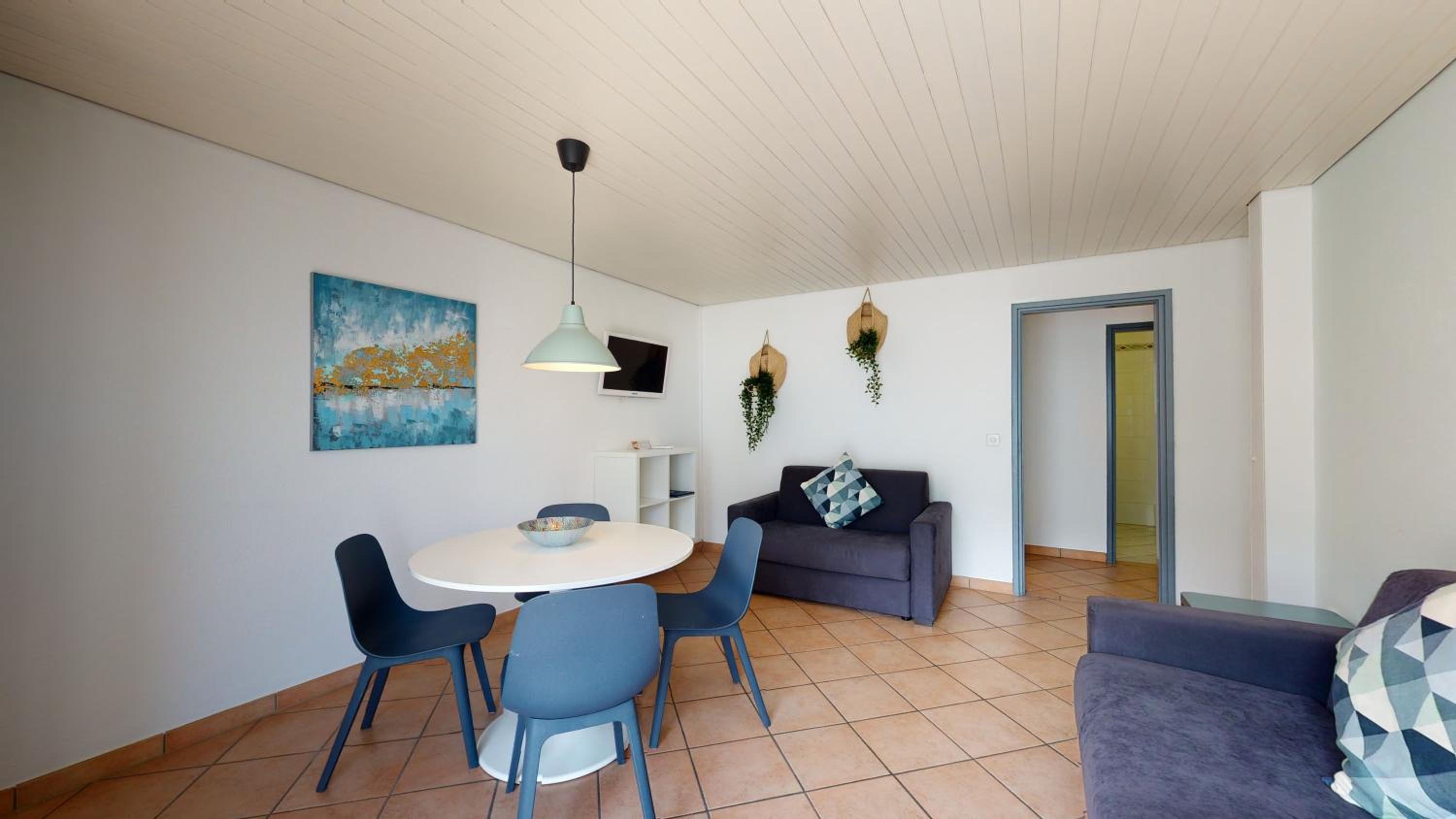 One-Bedroom Apartment With Lake View photo 3