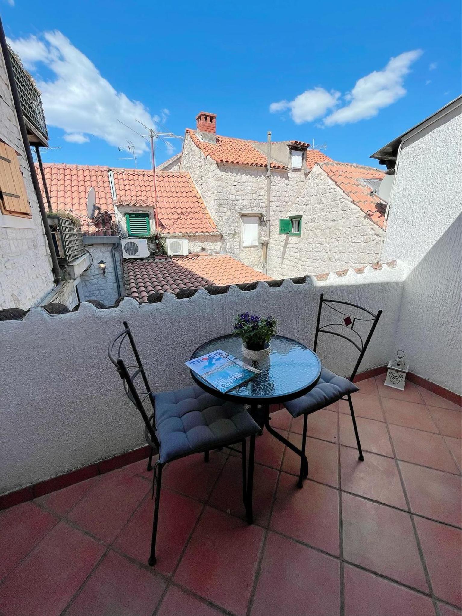 Apartment - Photo 4