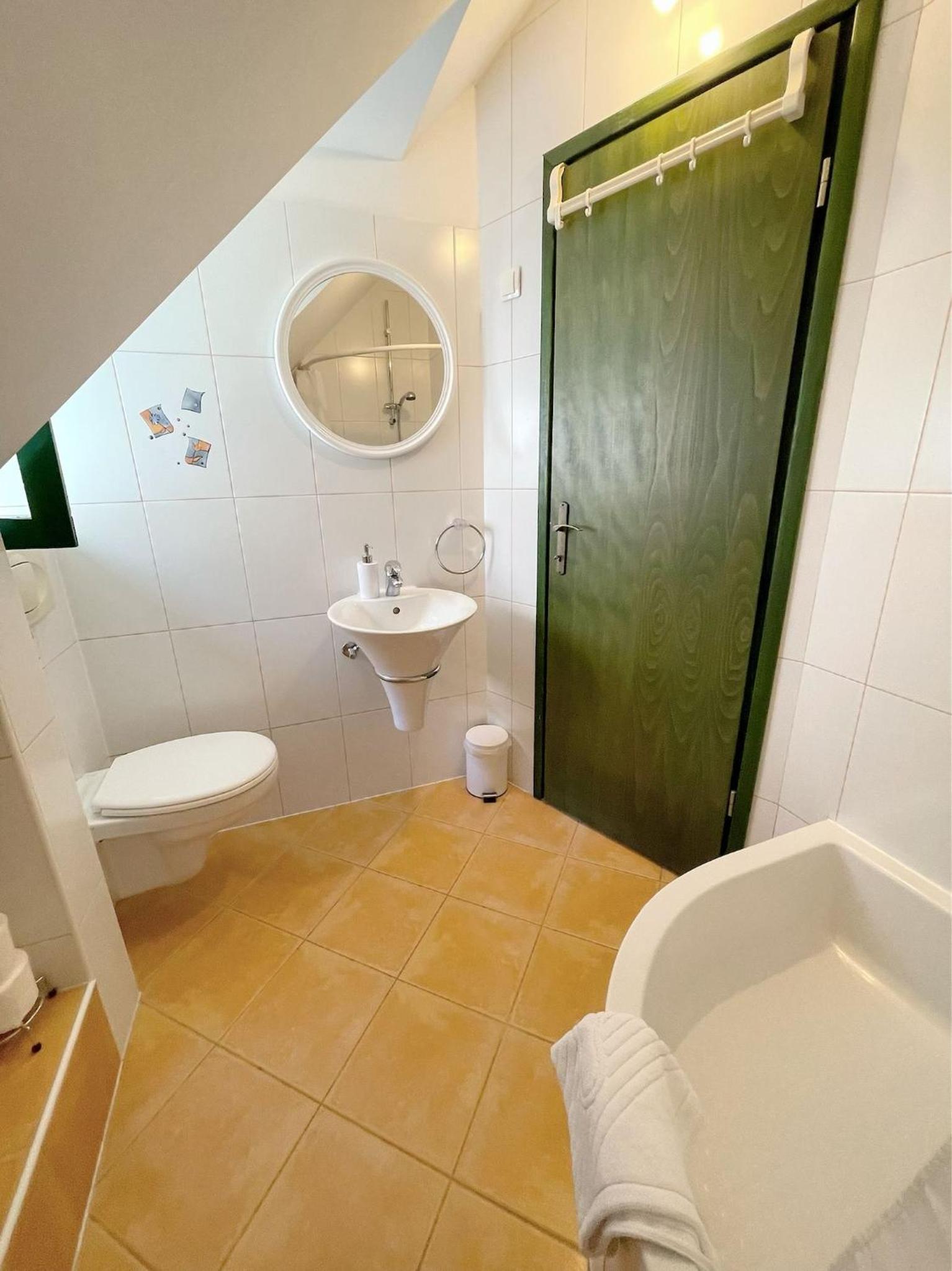 Apartment - Photo 14