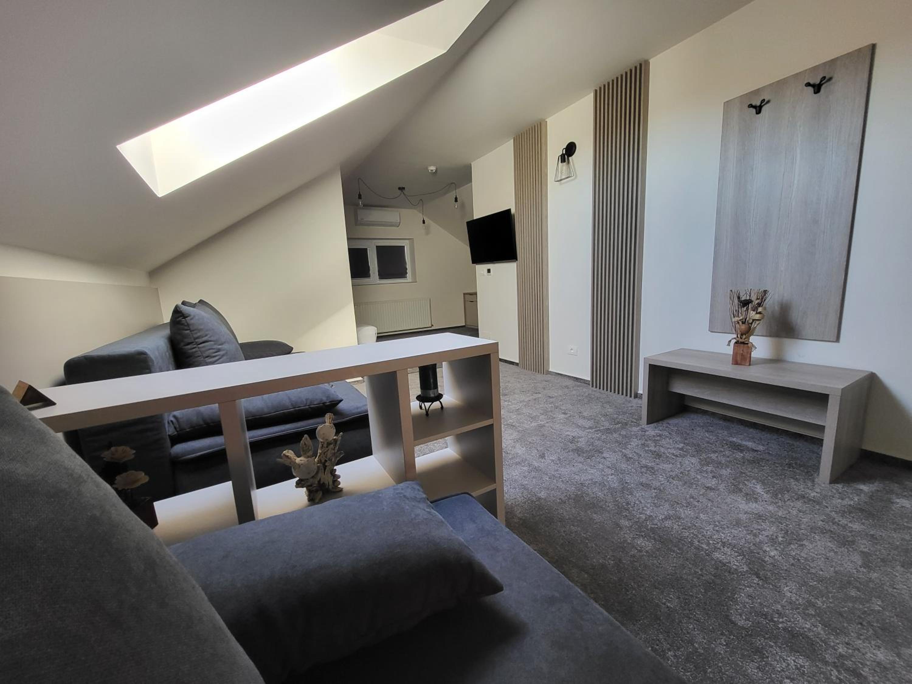 Family Room - Photo 5