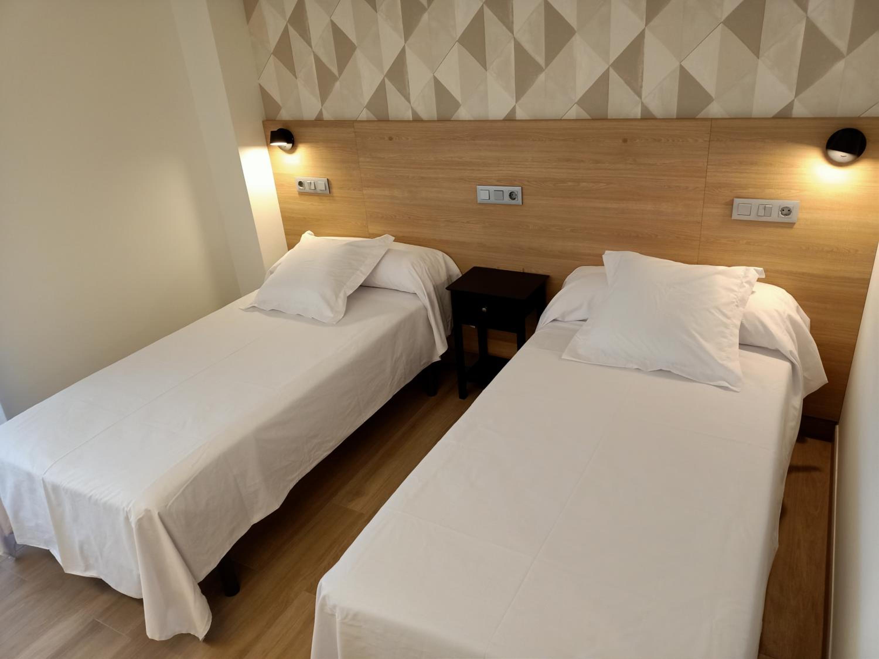 Standard Twin Room with Garden View photo 3
