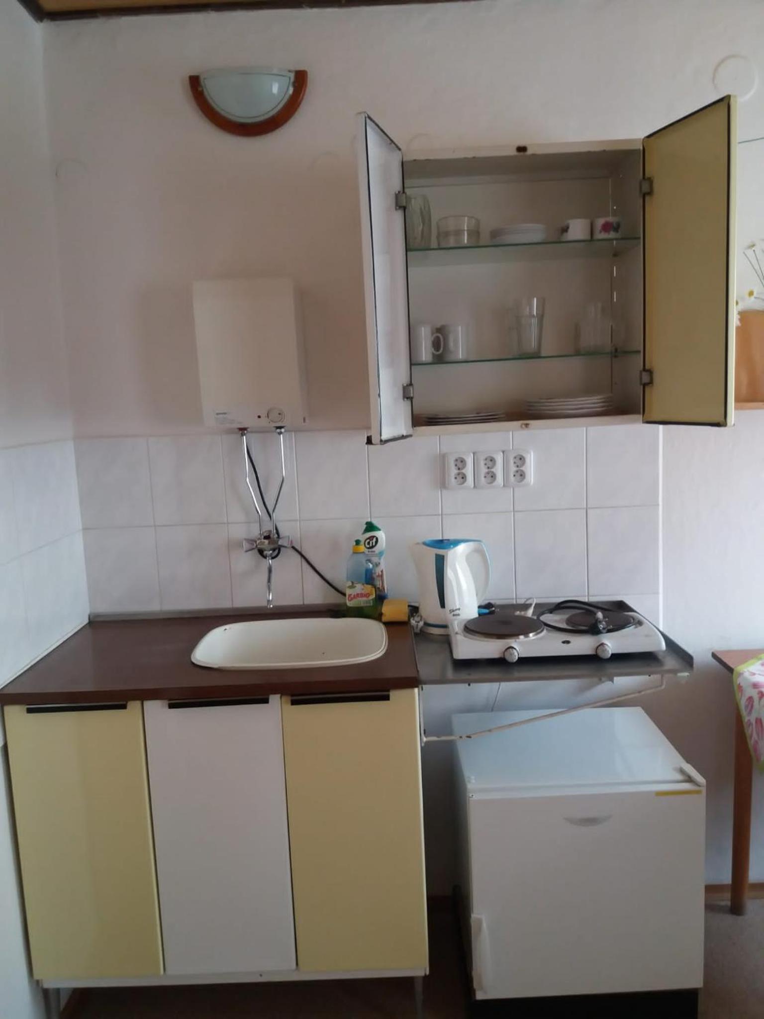Budget Twin Room - Photo 4