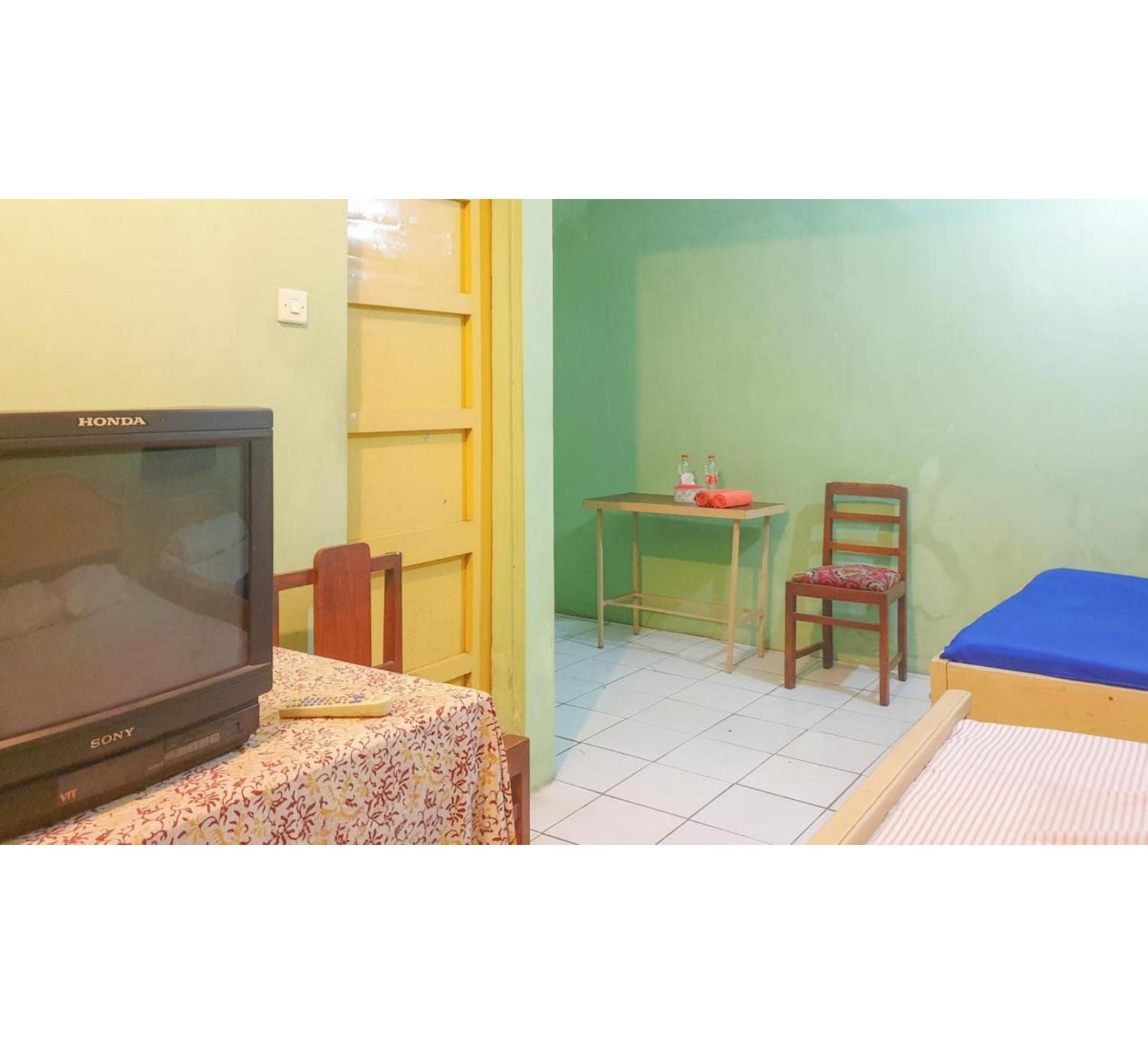 Twin Room - Photo 1