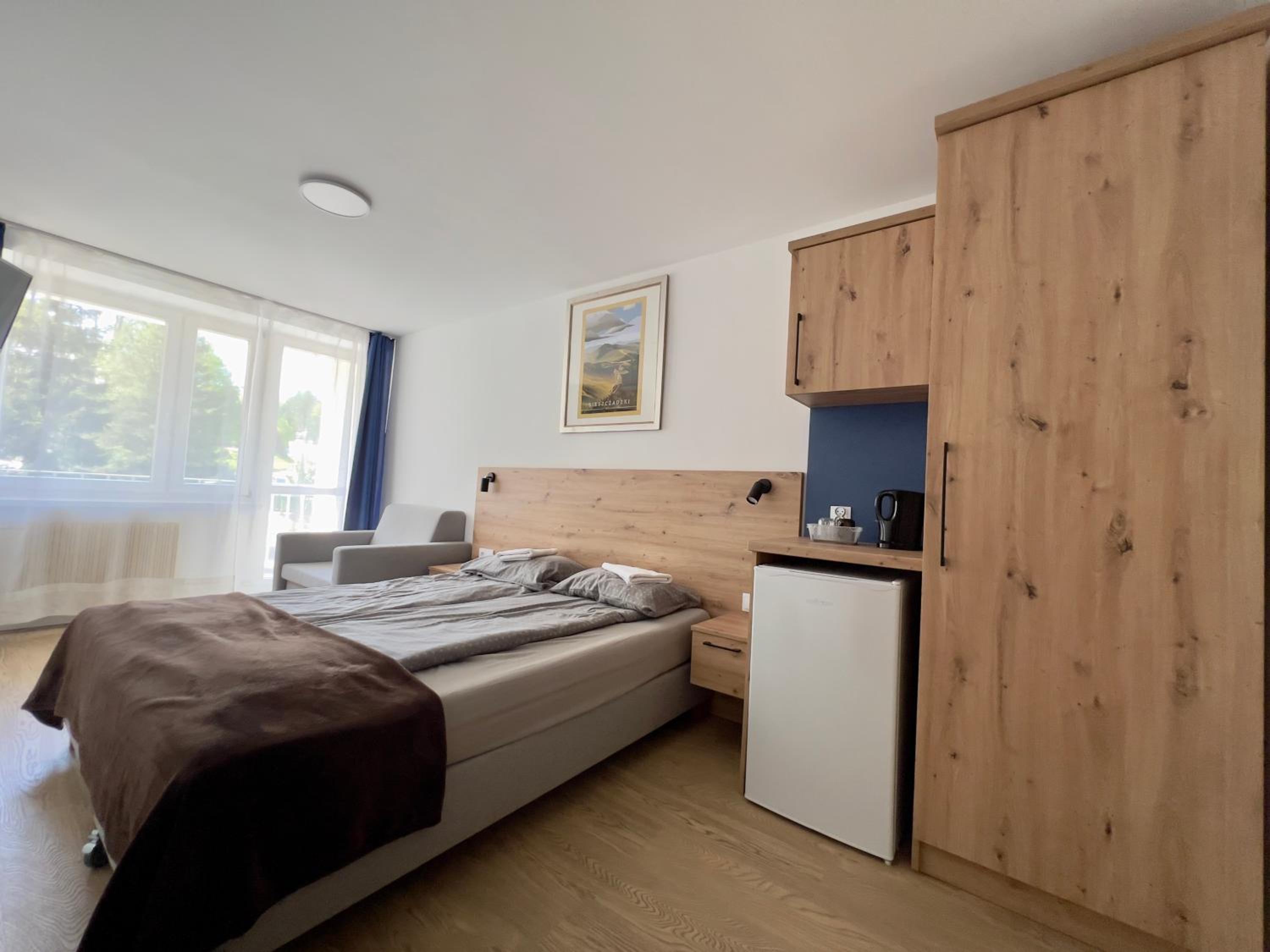 Double Room with Balcony (2 Adults + 1 Child) - Photo 3