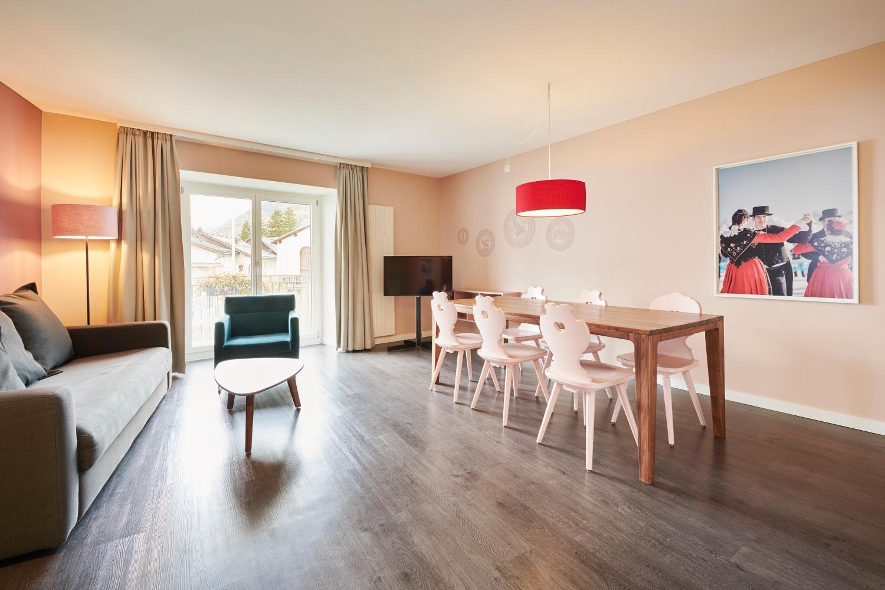 Modern Two-Bedroom Apartment photo 3