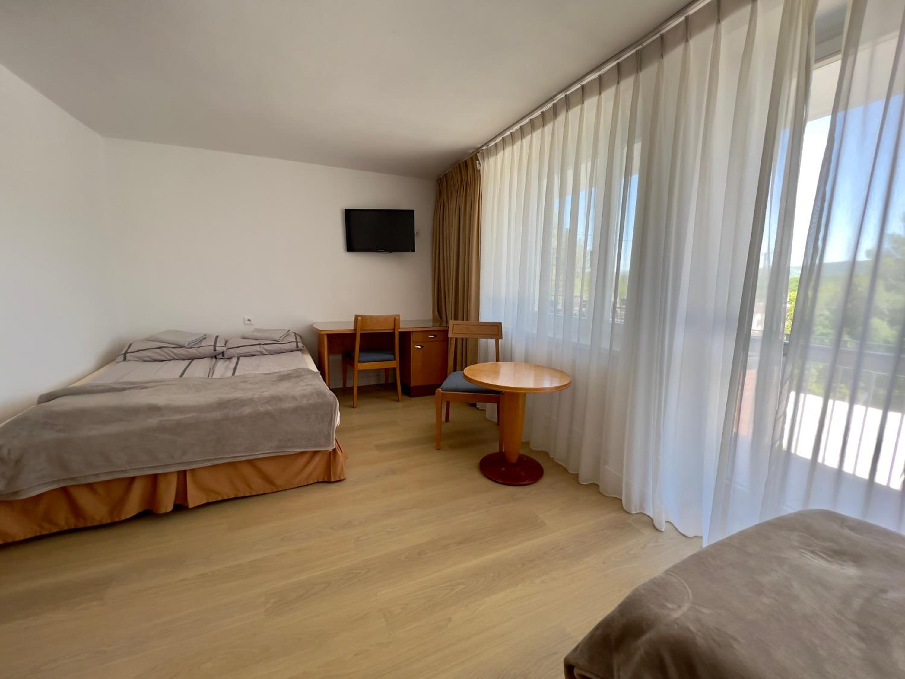 Quadruple Room - Photo 3