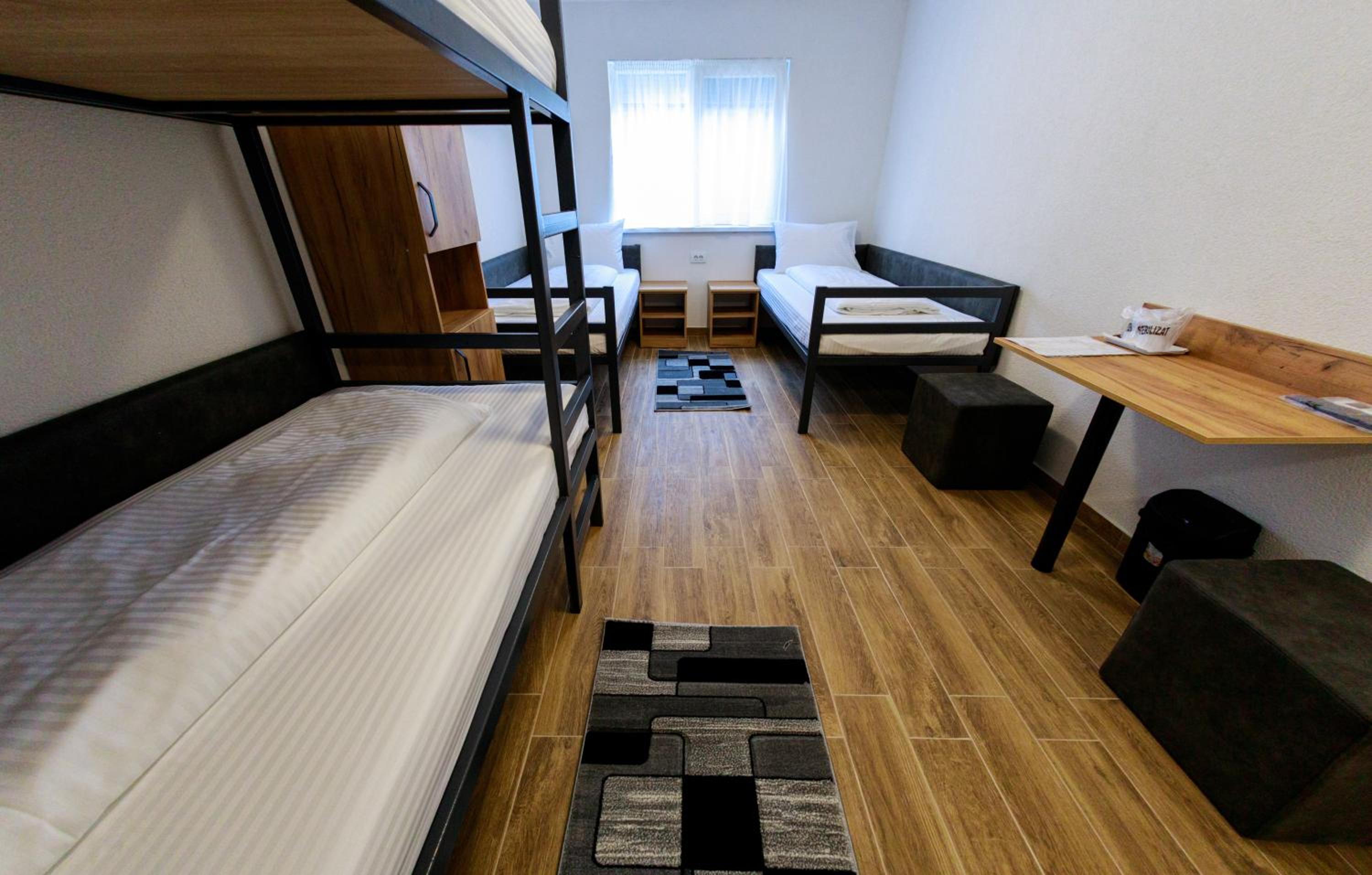 Quadruple Room - Photo 7