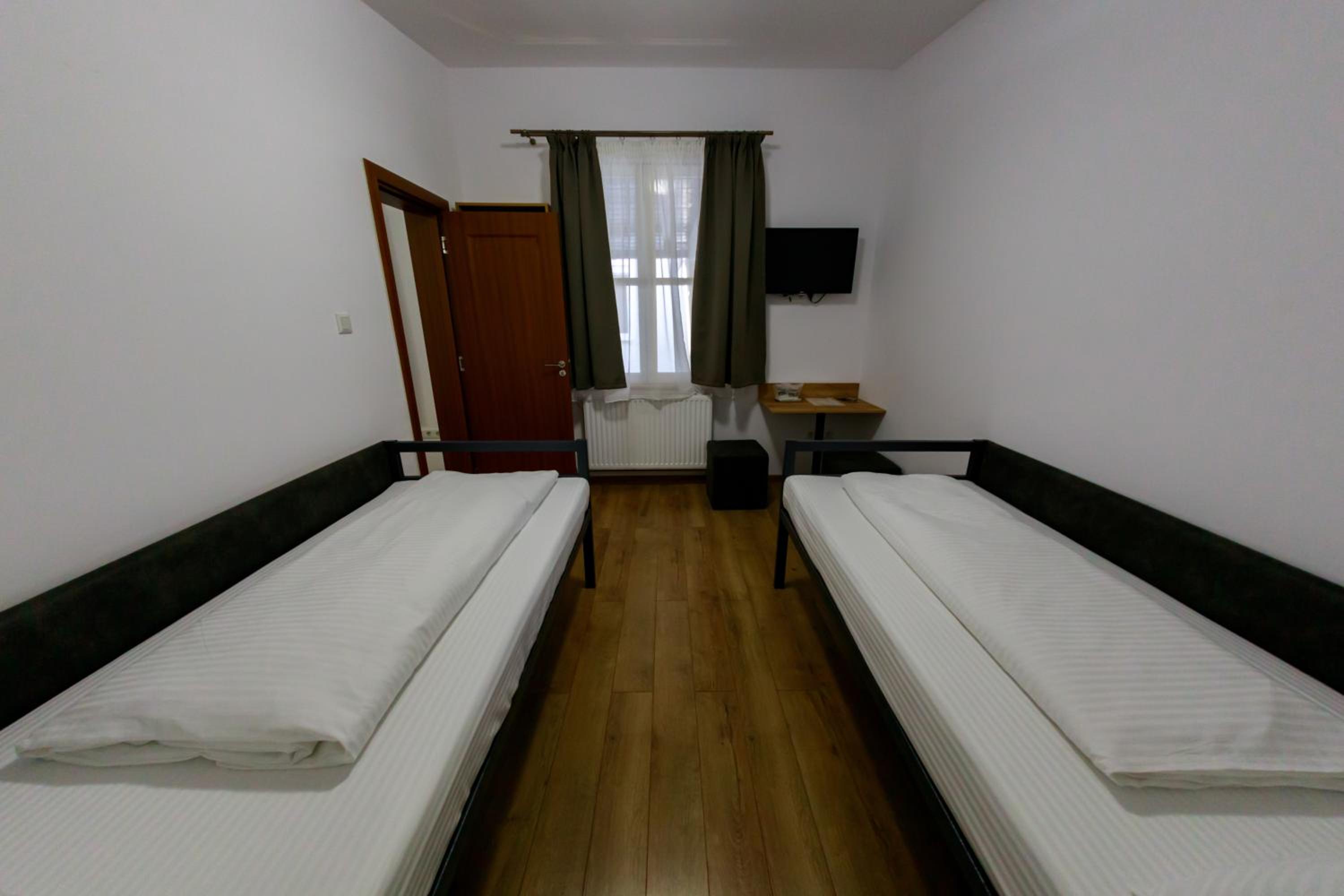 Quadruple Room - Photo 2