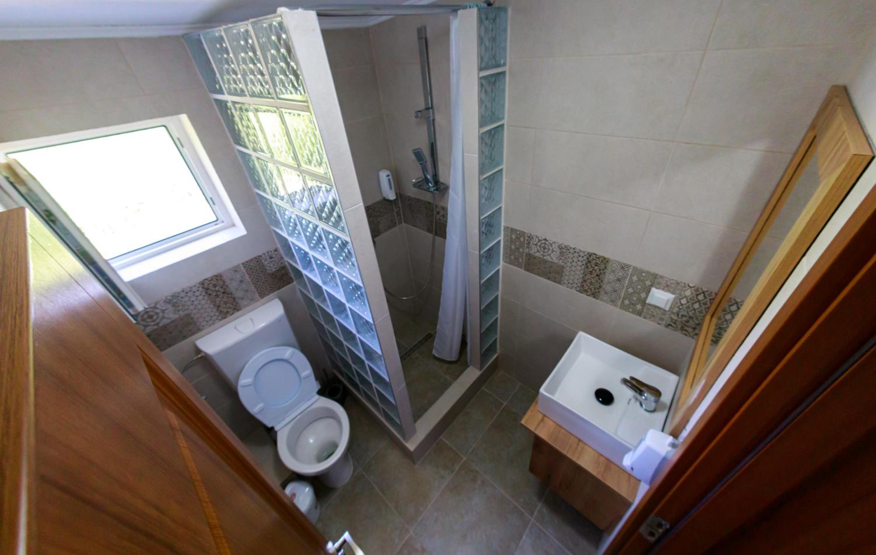 Quadruple Room - Photo 4