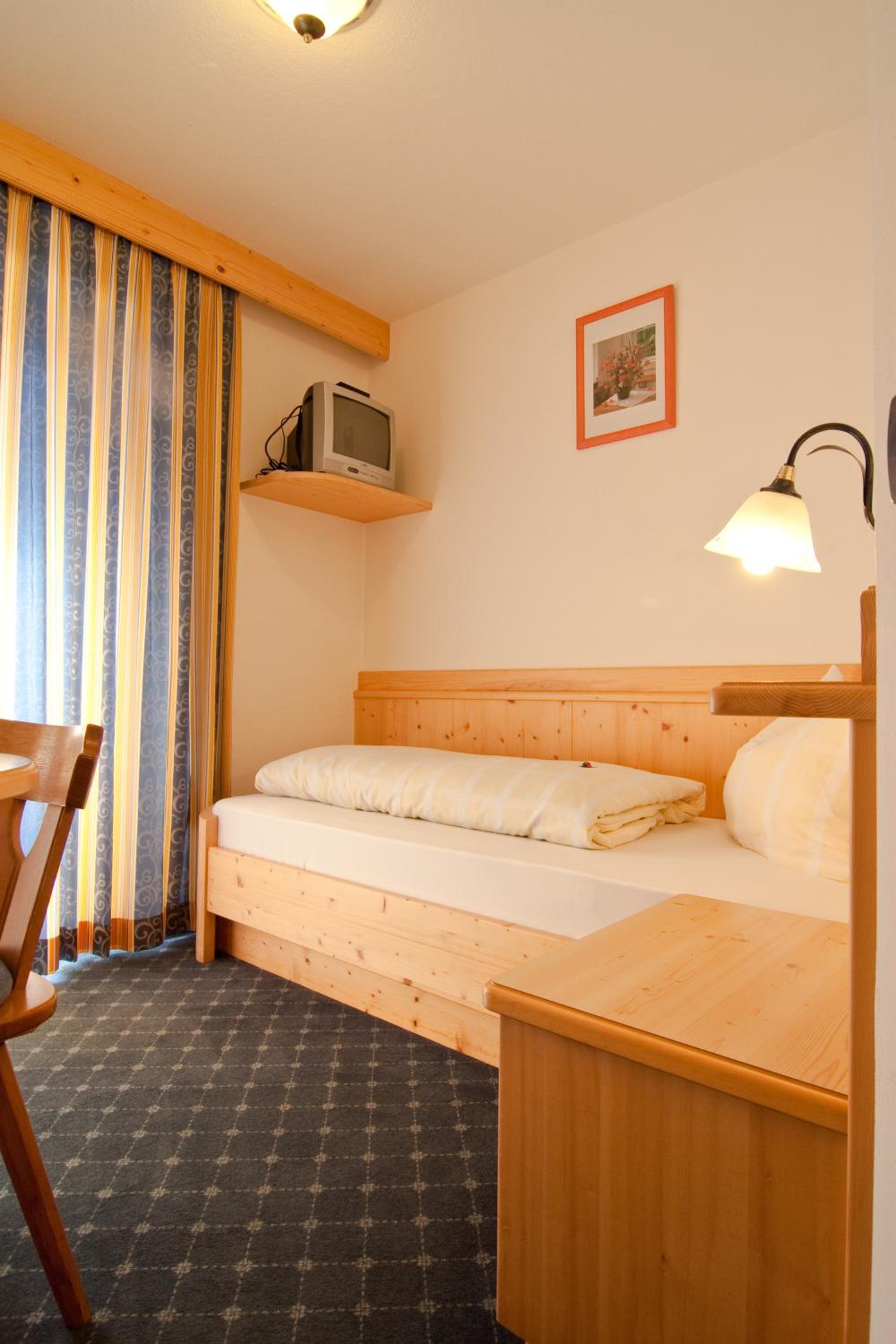 Single Room with Balcony photo 3