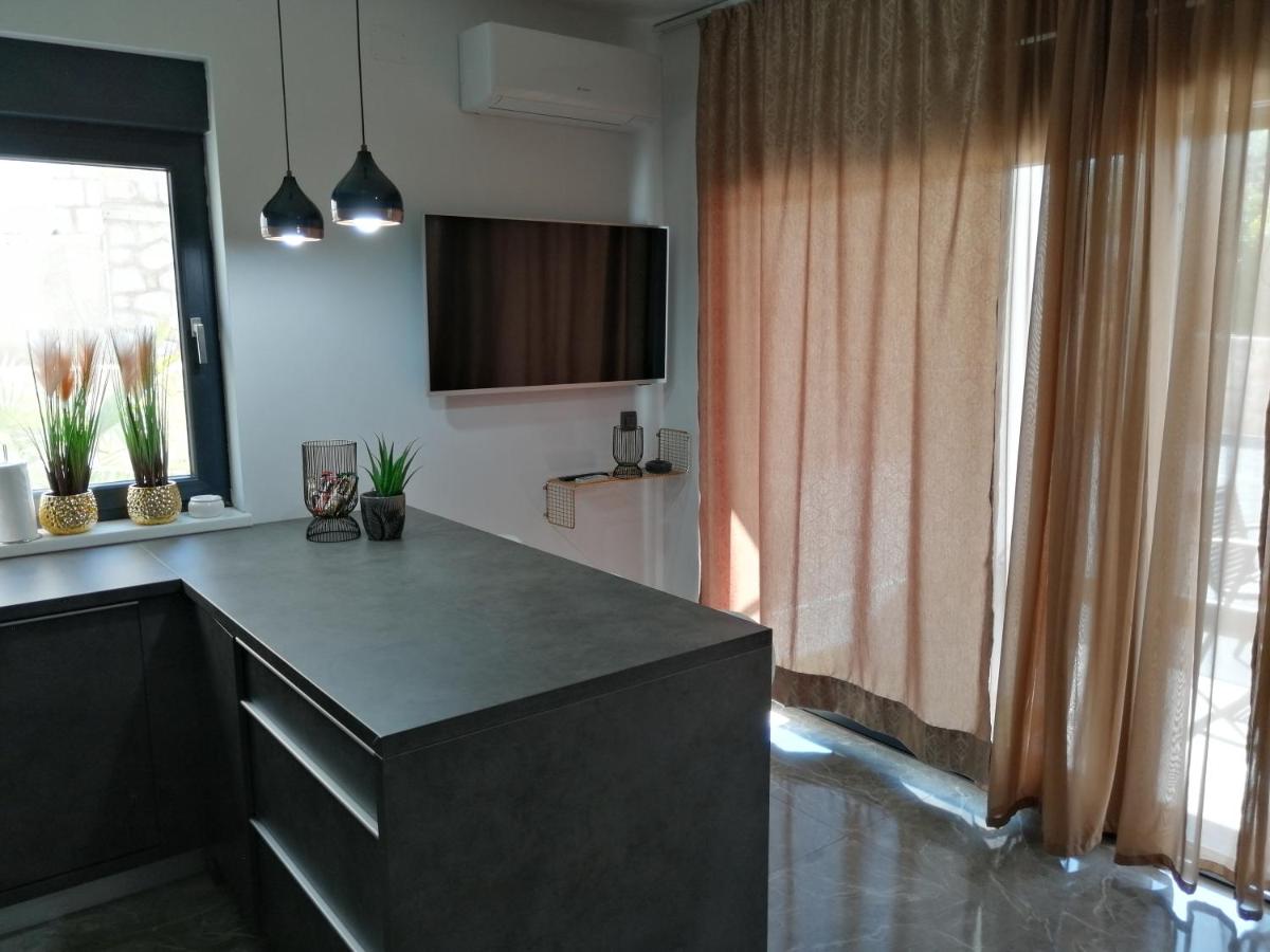 Apartment with Terrace photo 1