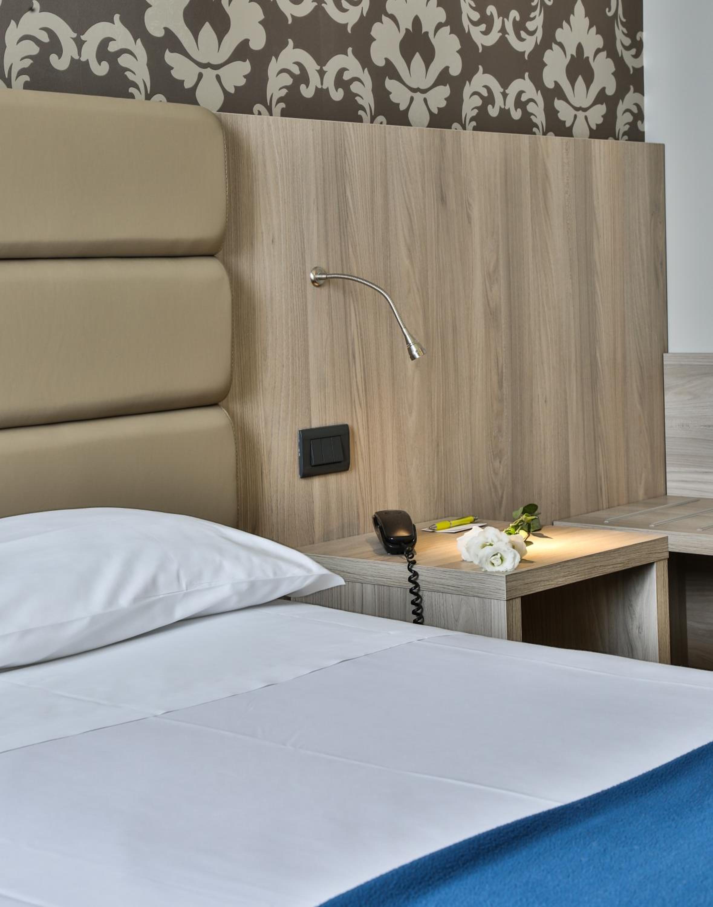 Superior Double or Twin Room - Photo 13