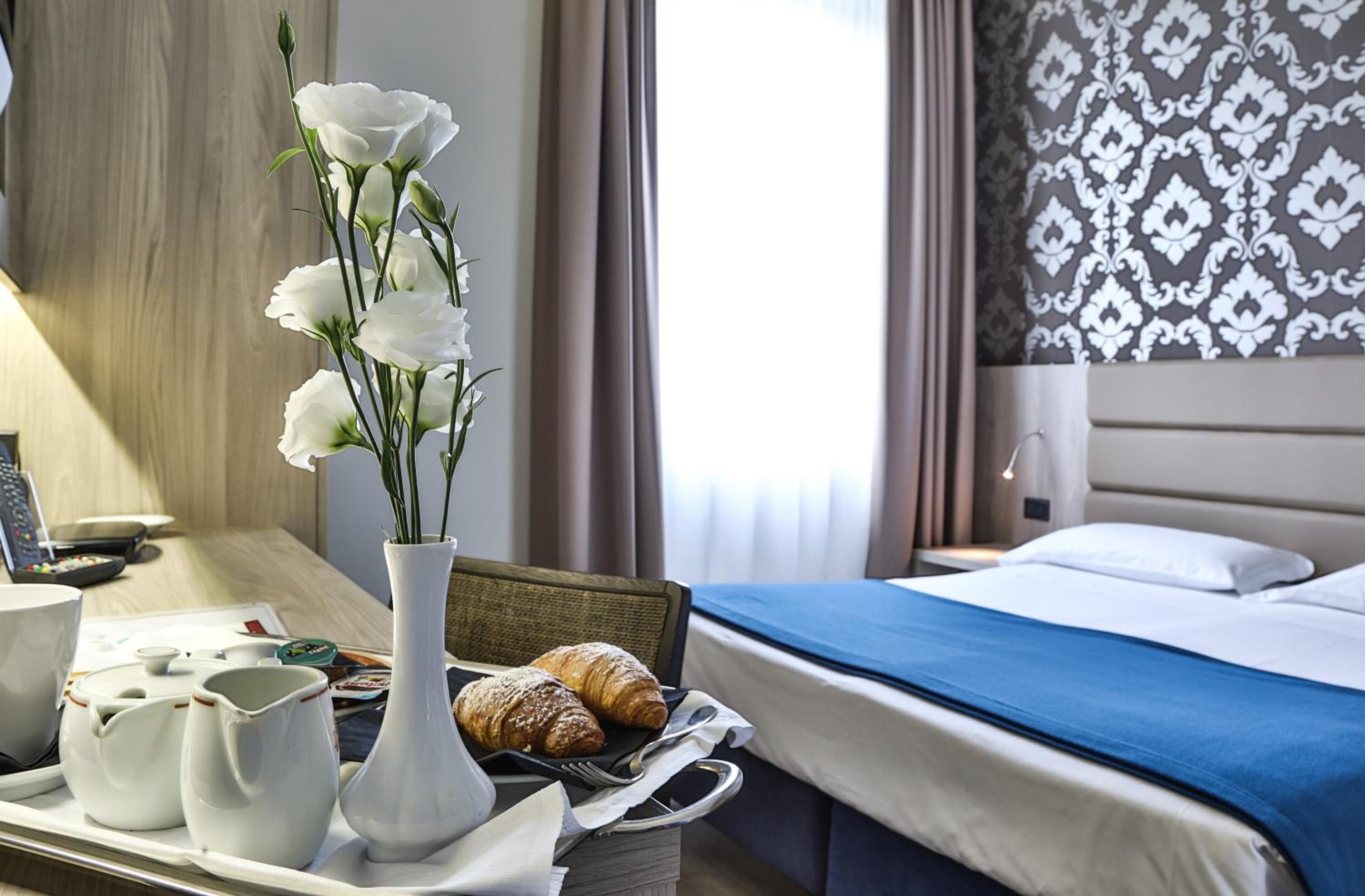 Superior Double or Twin Room - Photo 12