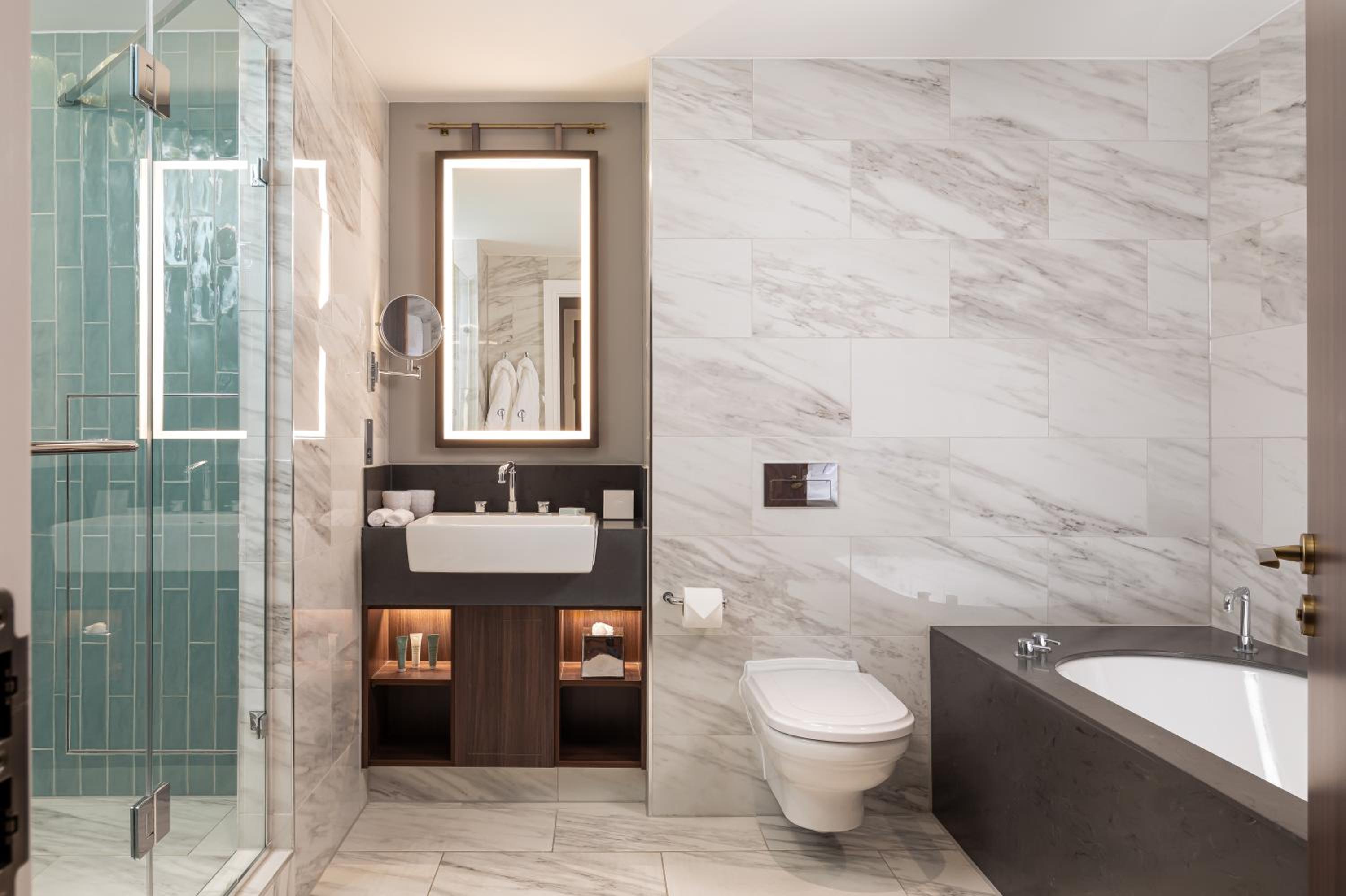 Deluxe Suite - Photo 3