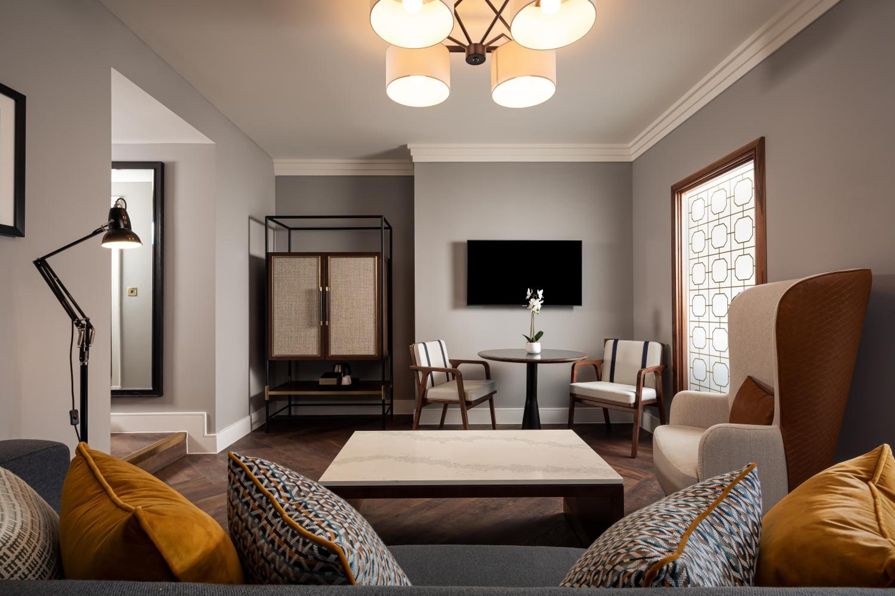 Deluxe Suite - Photo 1