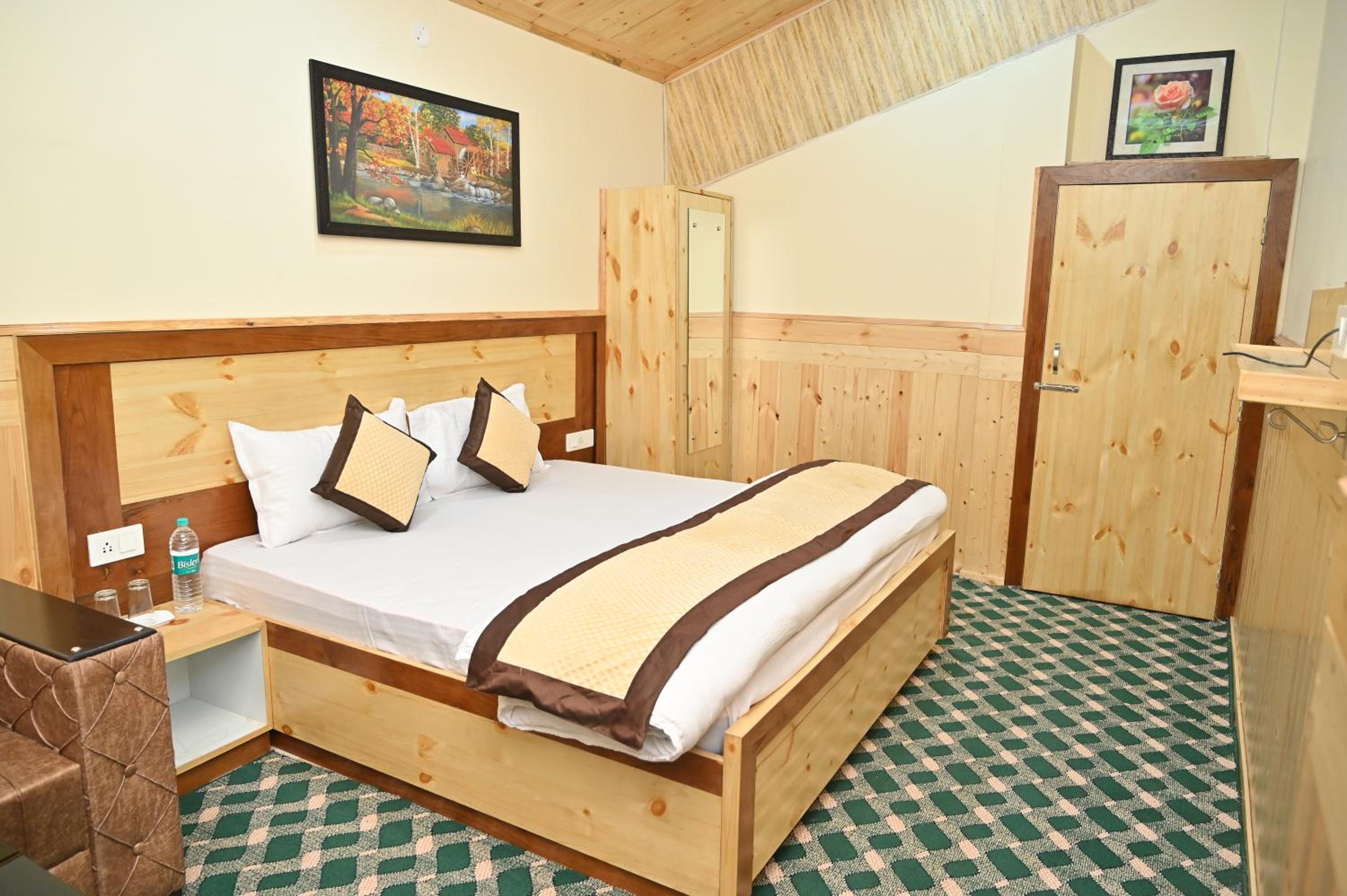Family Double Room - Photo 11