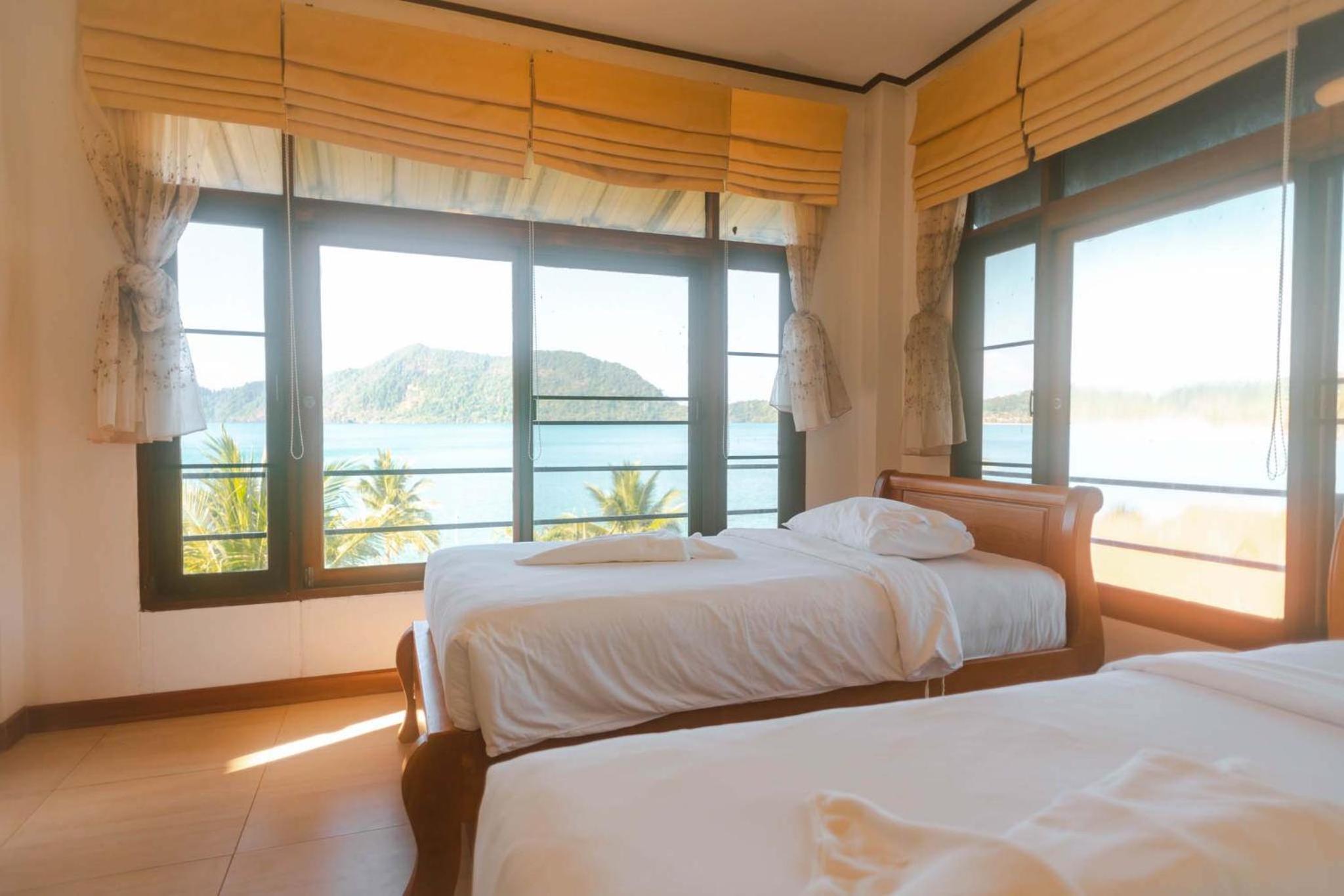 Two-Bedroom Villa - Photo 8