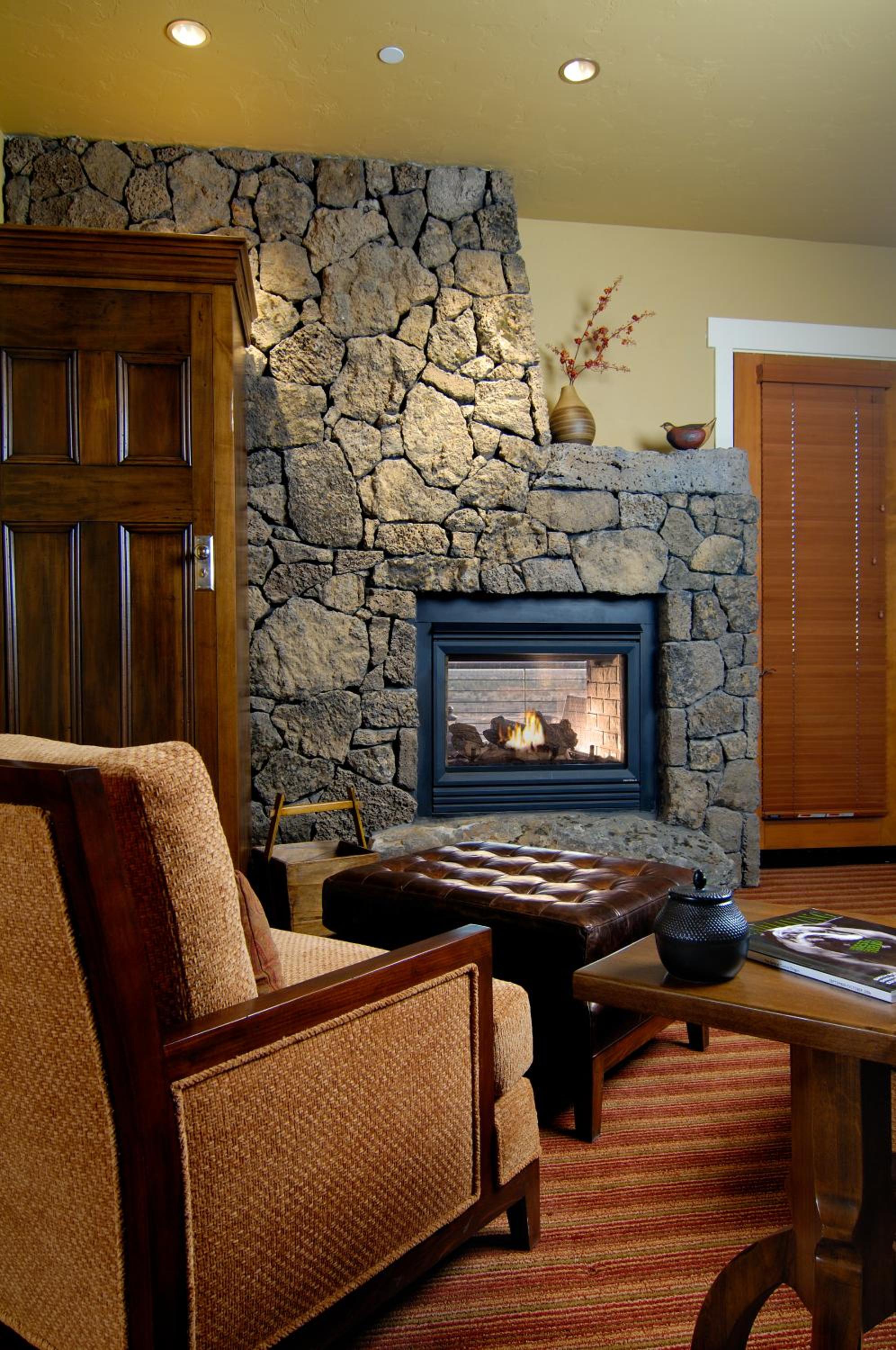 Deluxe King Room - Photo 2