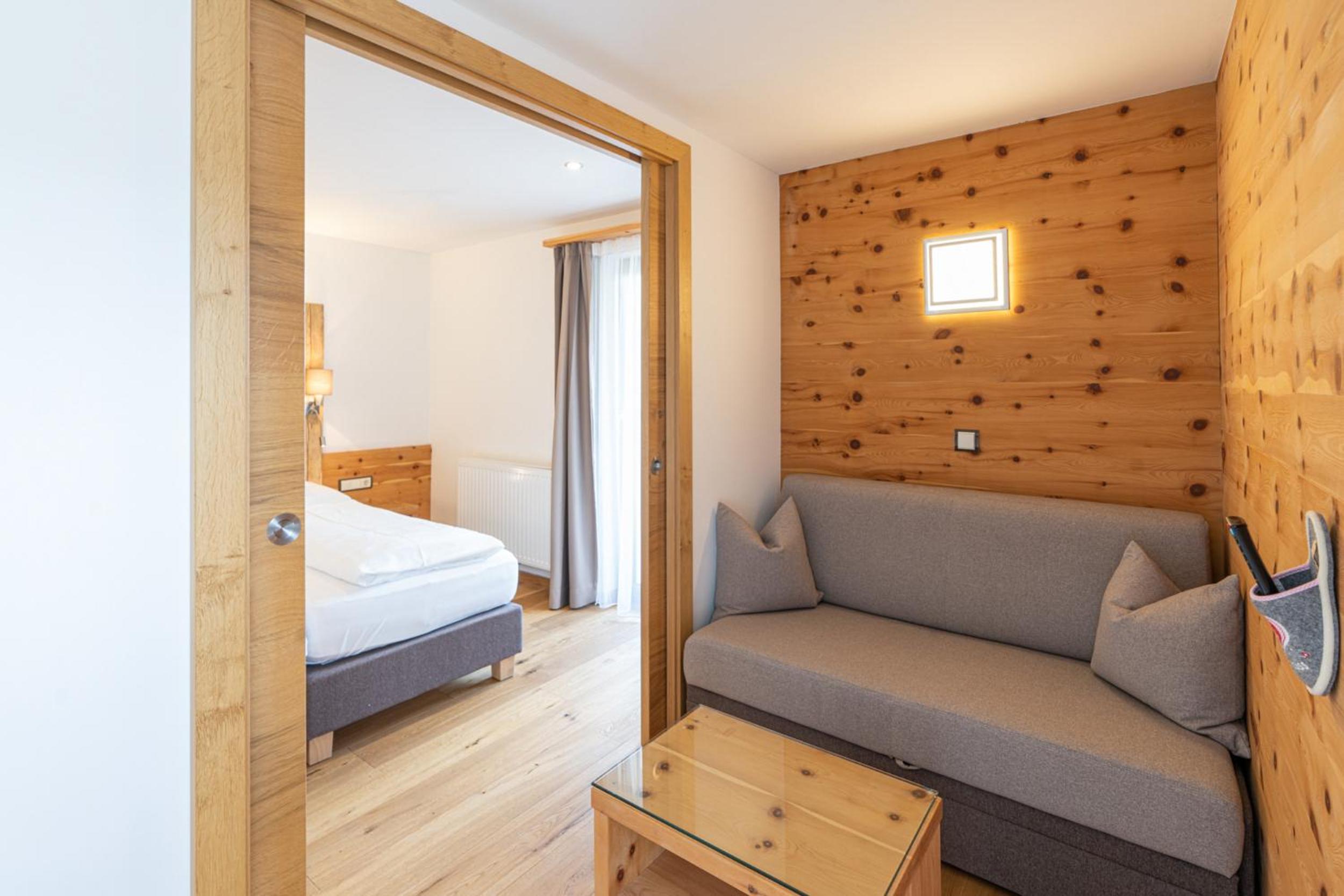 Deluxe Junior Suite - Photo 2