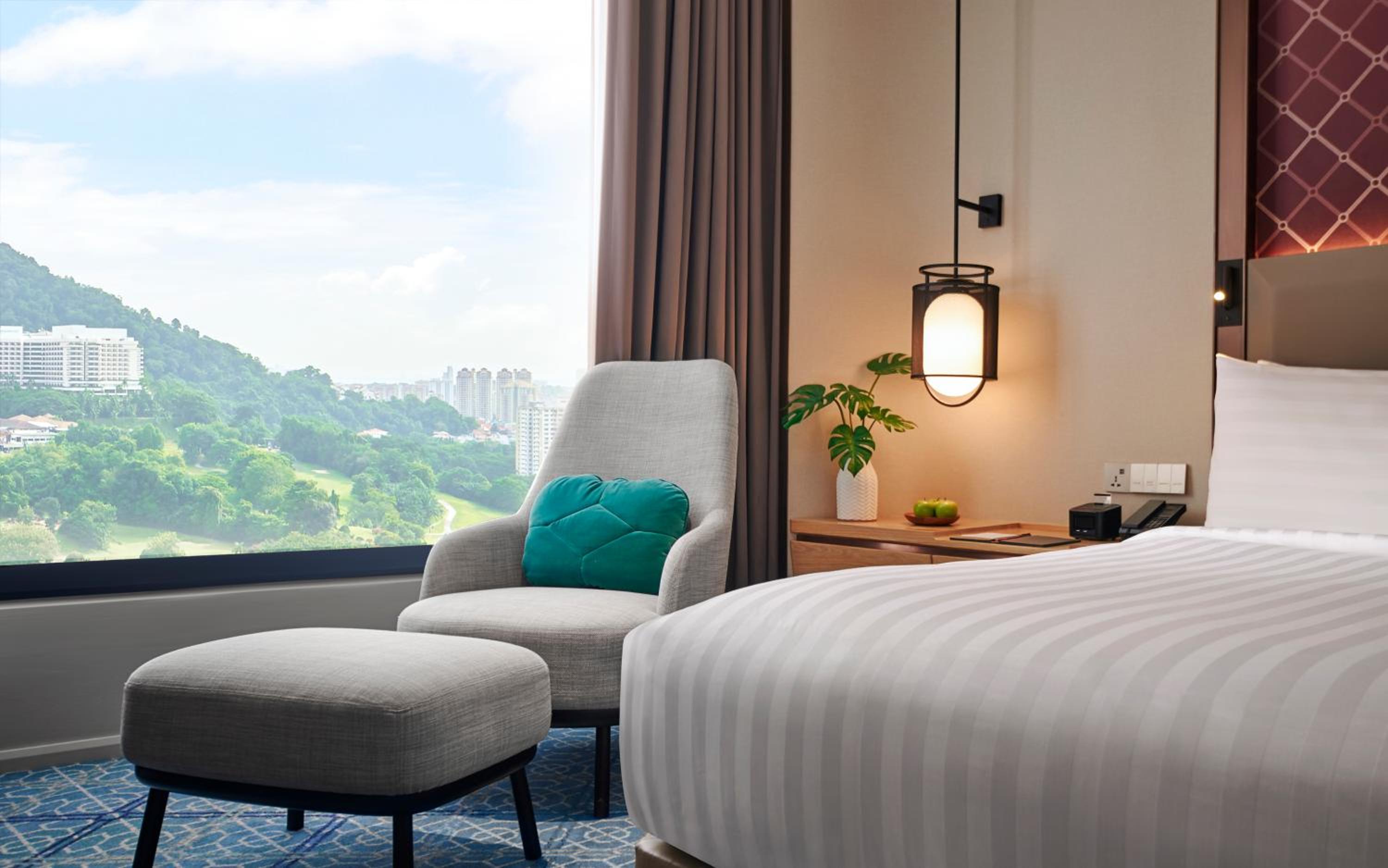Deluxe King Room - Photo 2
