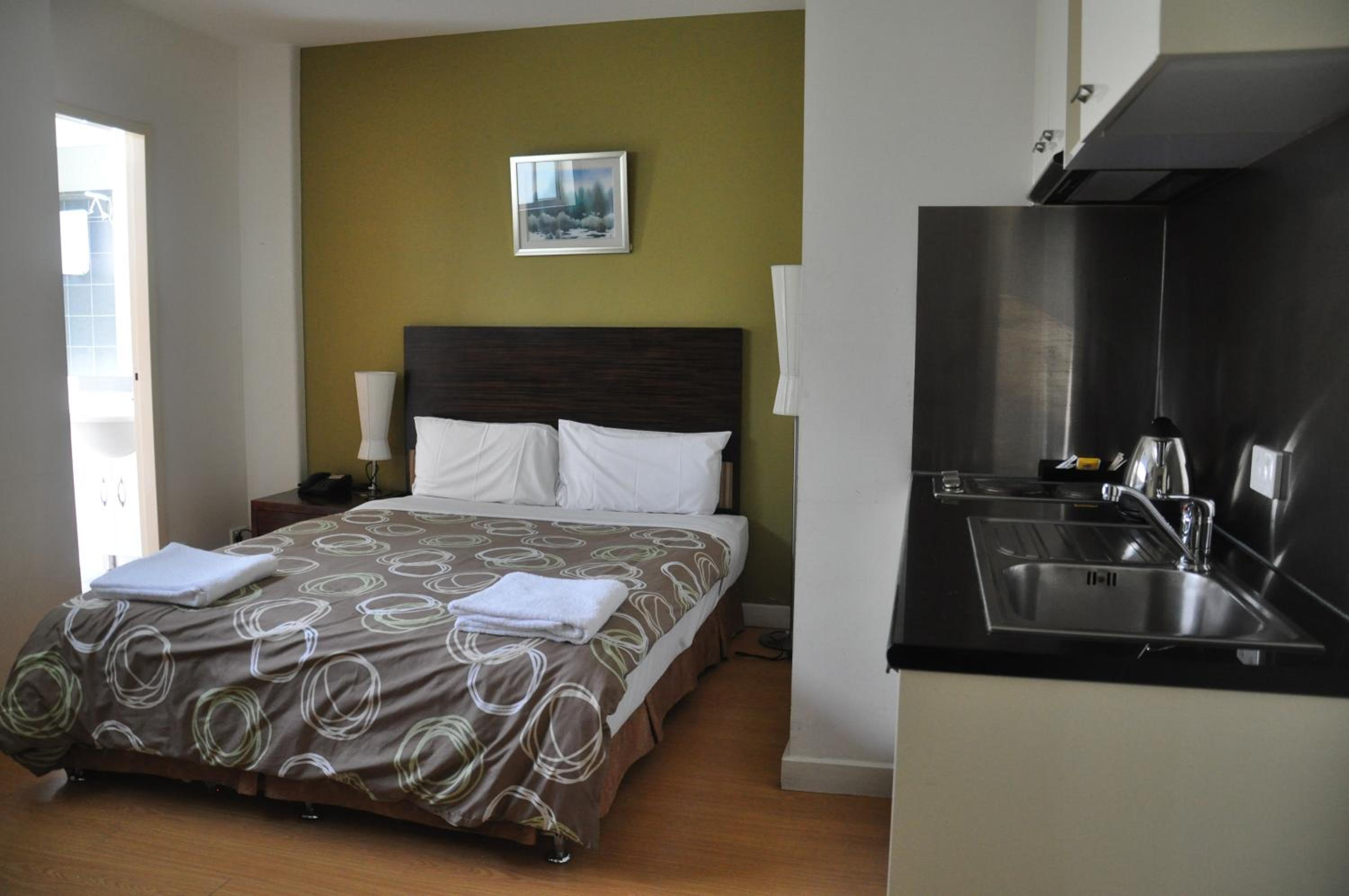 Studio Apartment - Photo 4