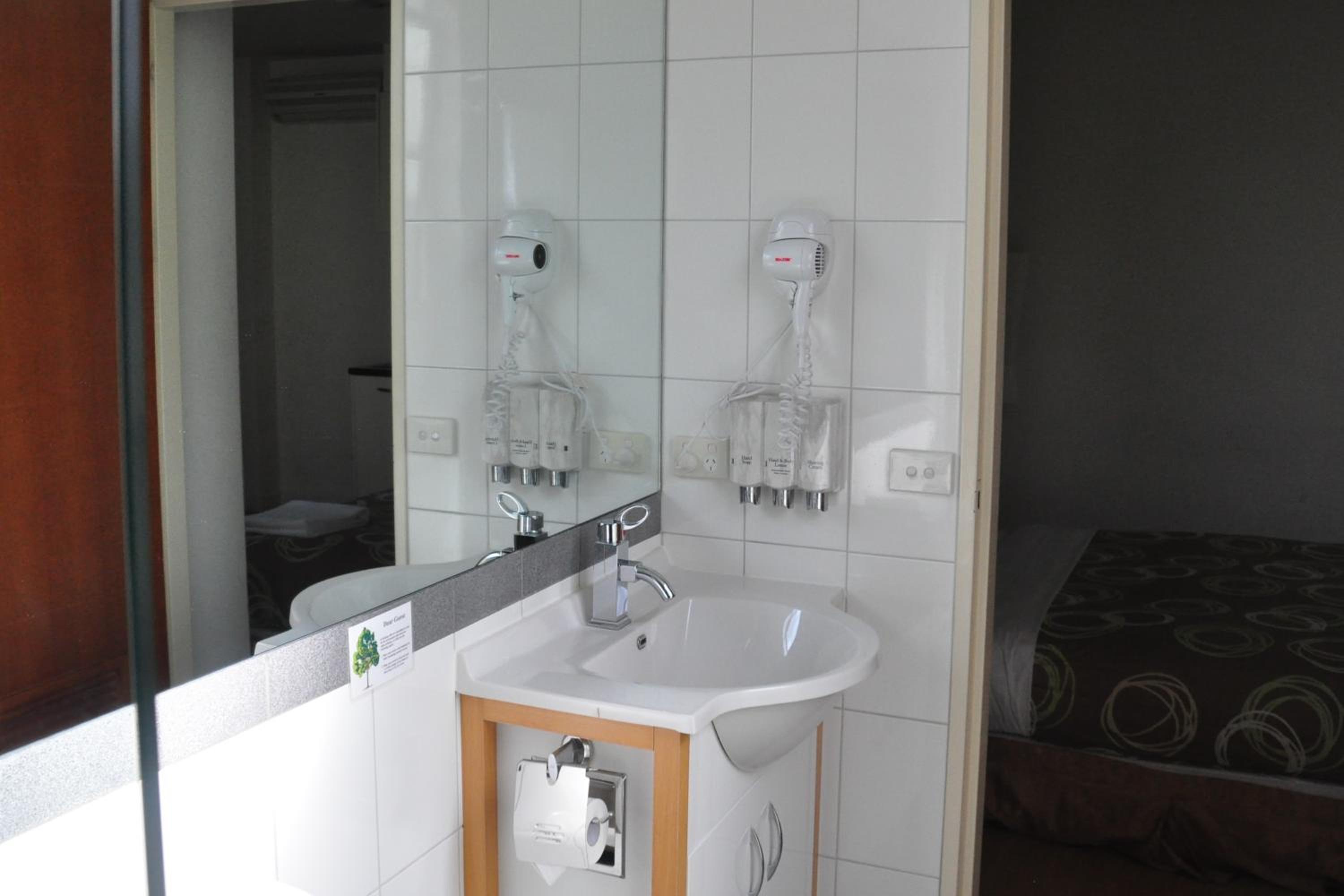 Studio Apartment - Photo 9