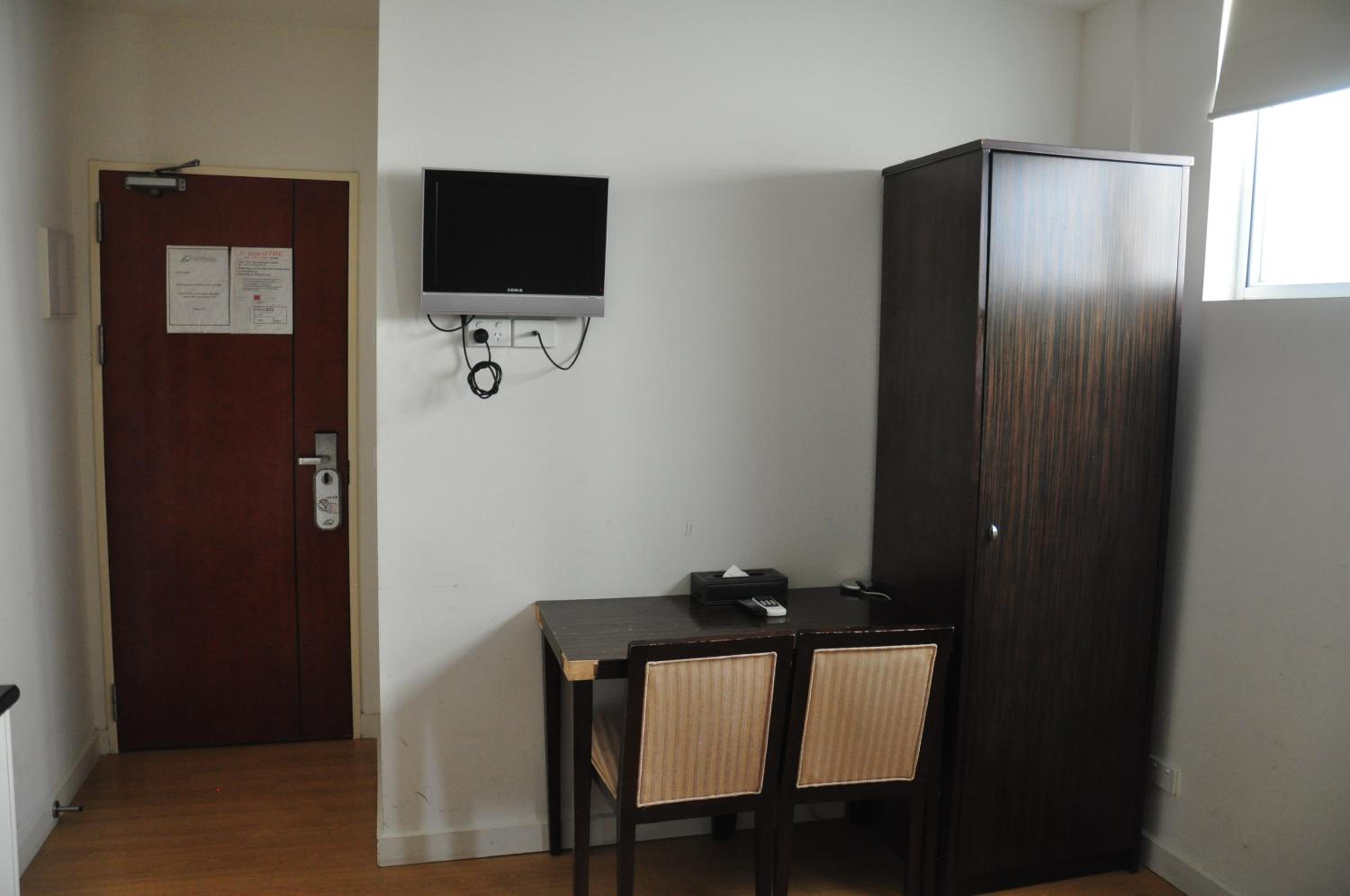 Studio Apartment - Photo 11