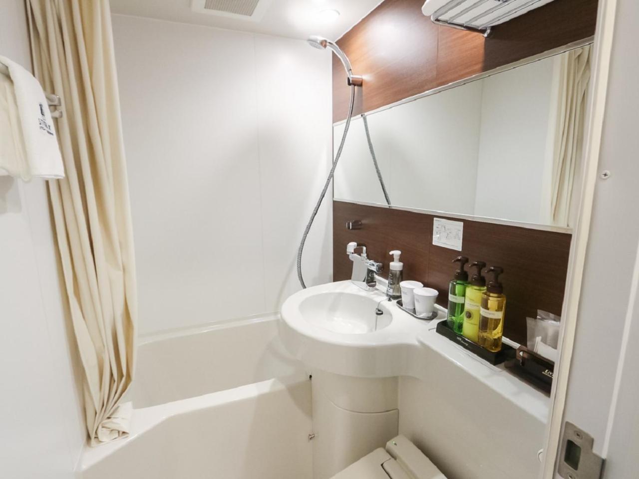 Double Room with Small Double Bed - Non-Smoking - Small Dog Friendly photo 3