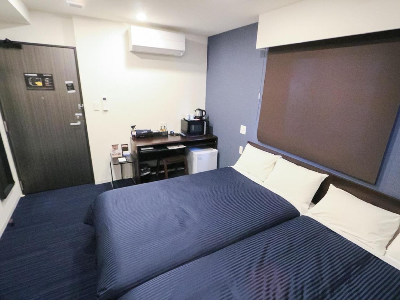 Twin Room - Smoking photo 2