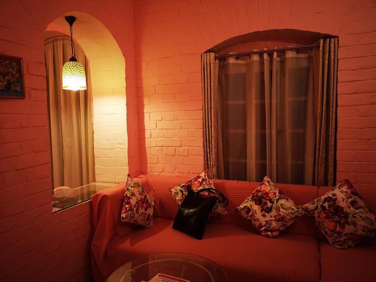 Suite with Hot Tub - Photo 1