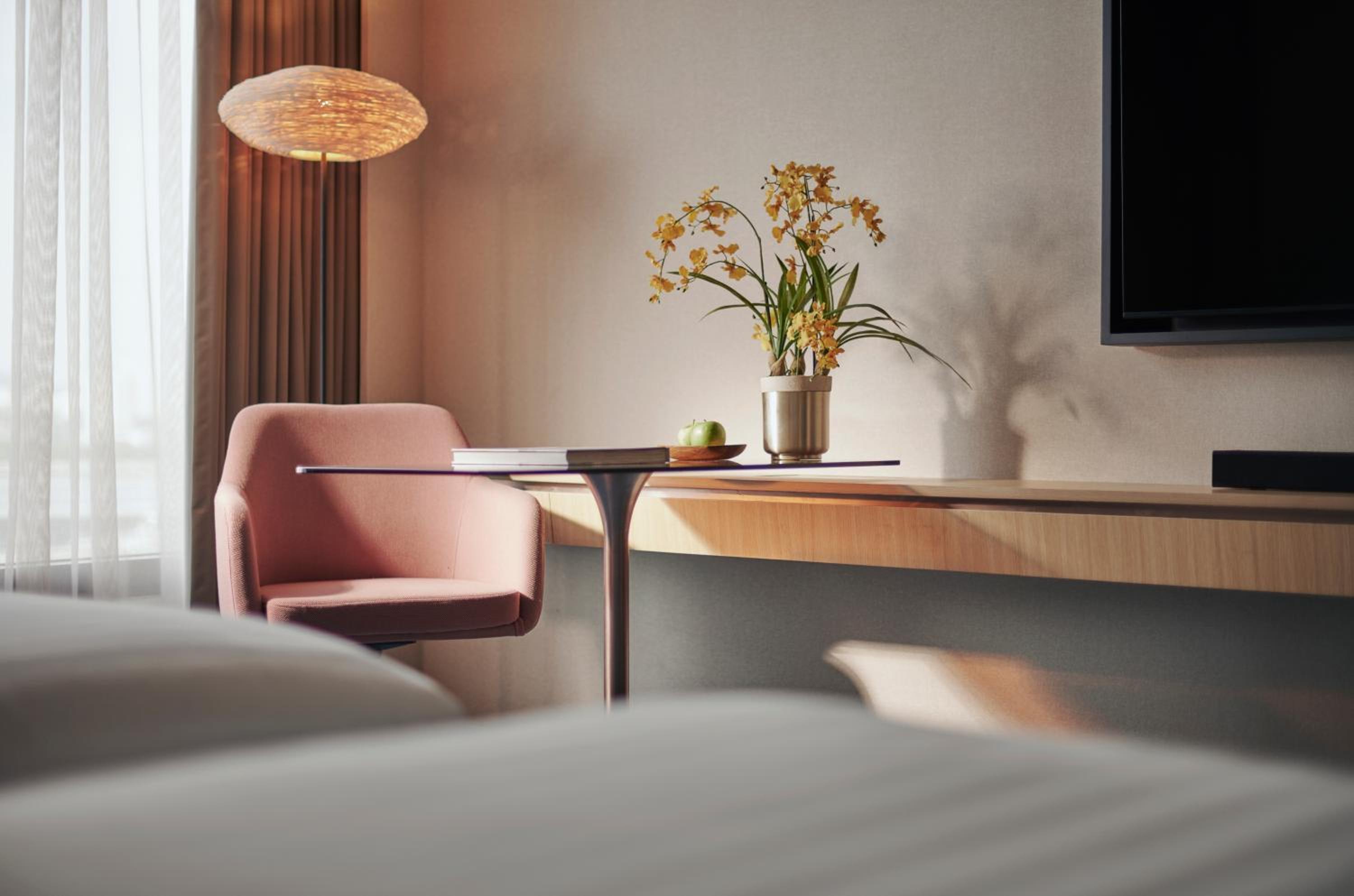 Deluxe King Room - Photo 3
