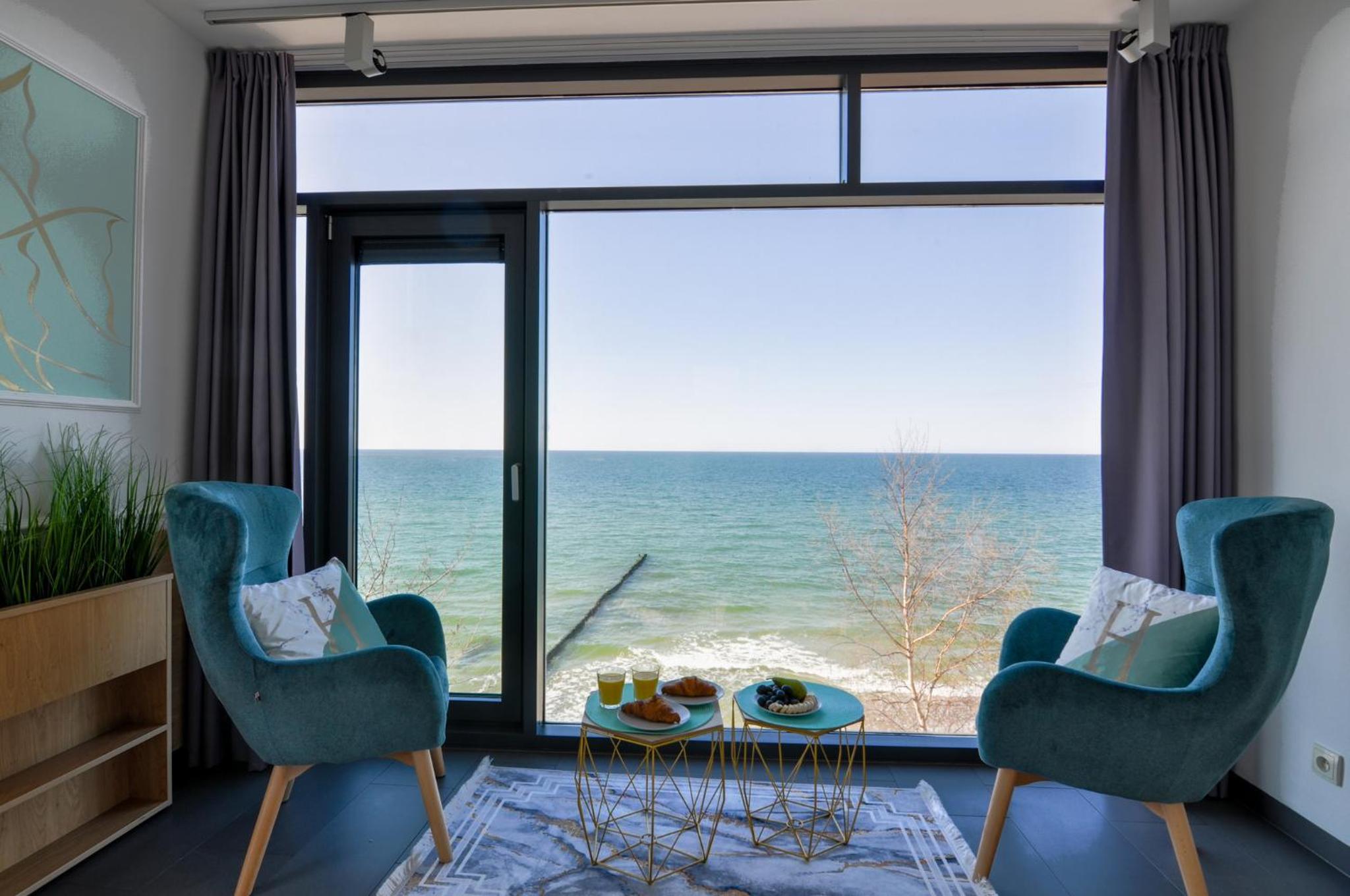 One-Bedroom Apartment with Rooftop Terrace photo 2