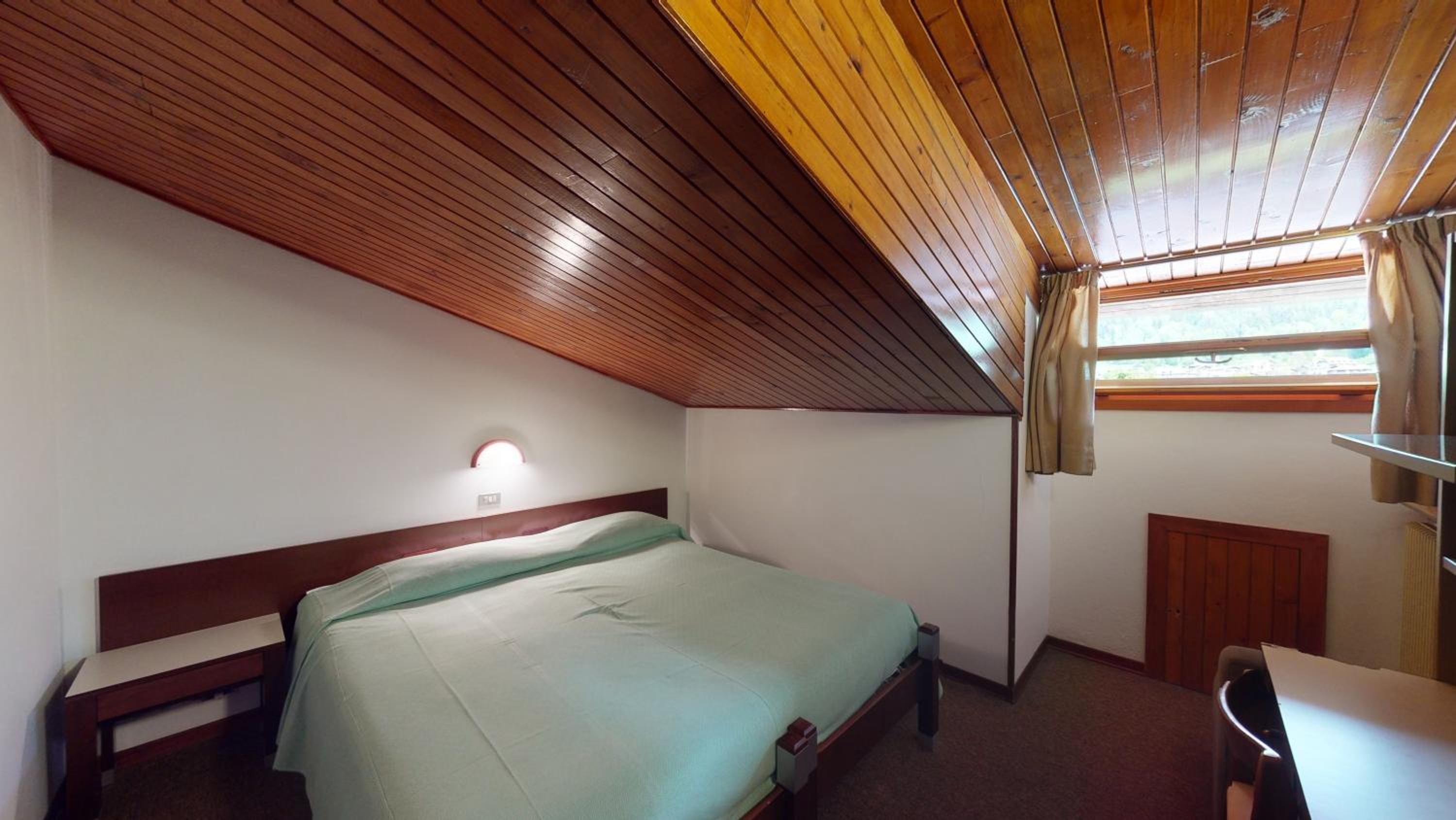 Double Room - Attic photo 2