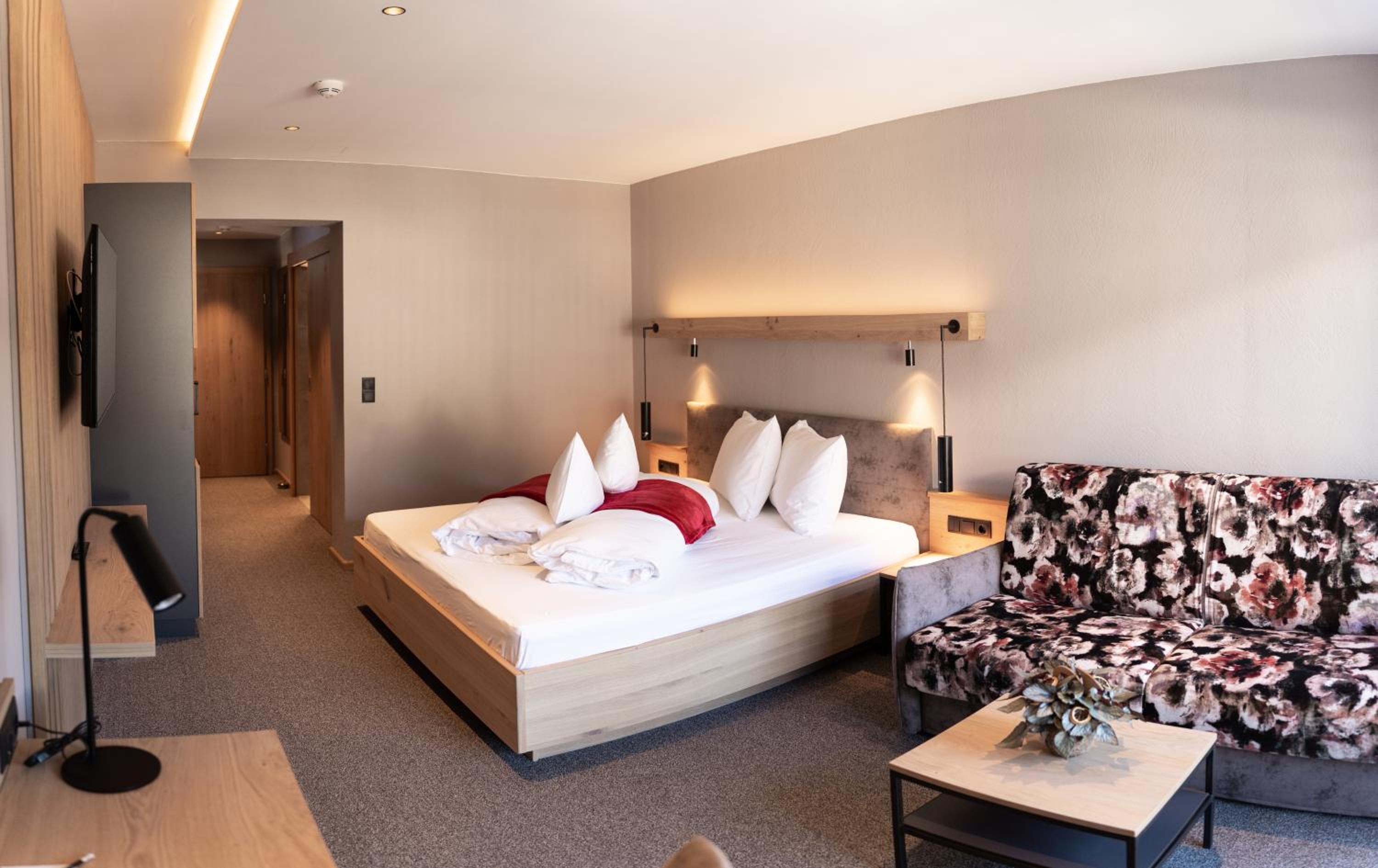Deluxe Double Room with Shower photo 1