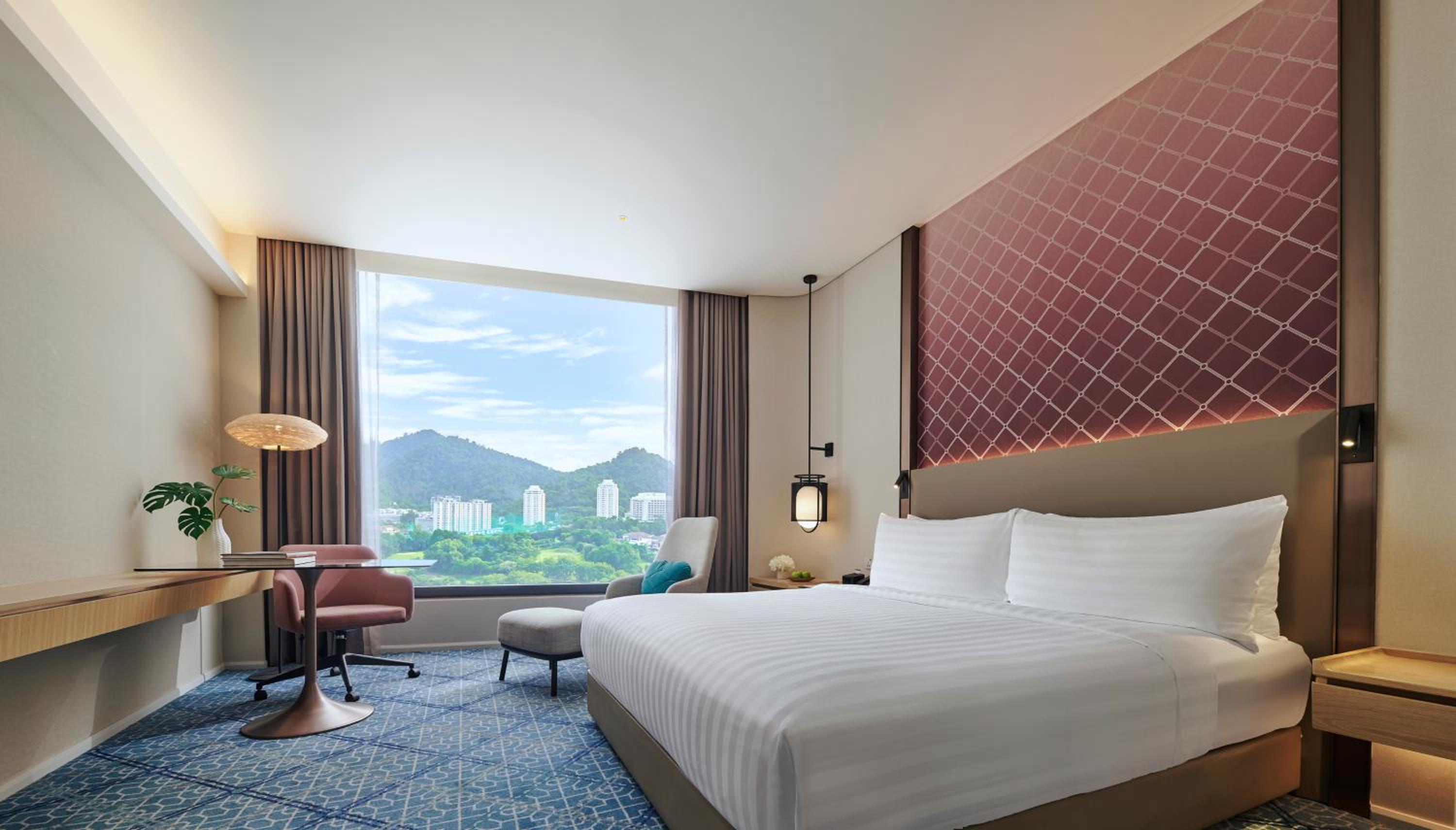 Deluxe King Room - Photo 1