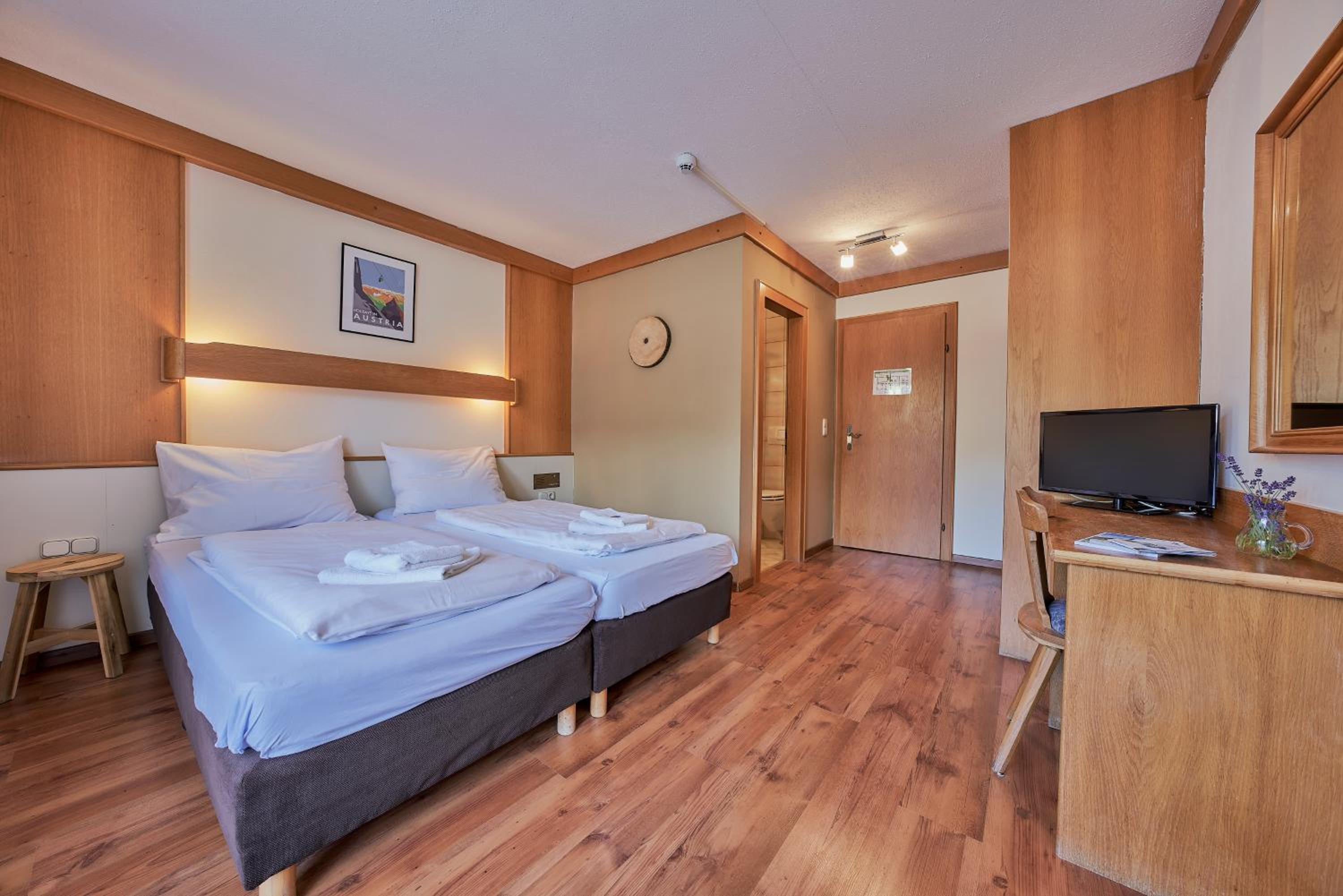 Double or Twin Room with Balcony photo 1