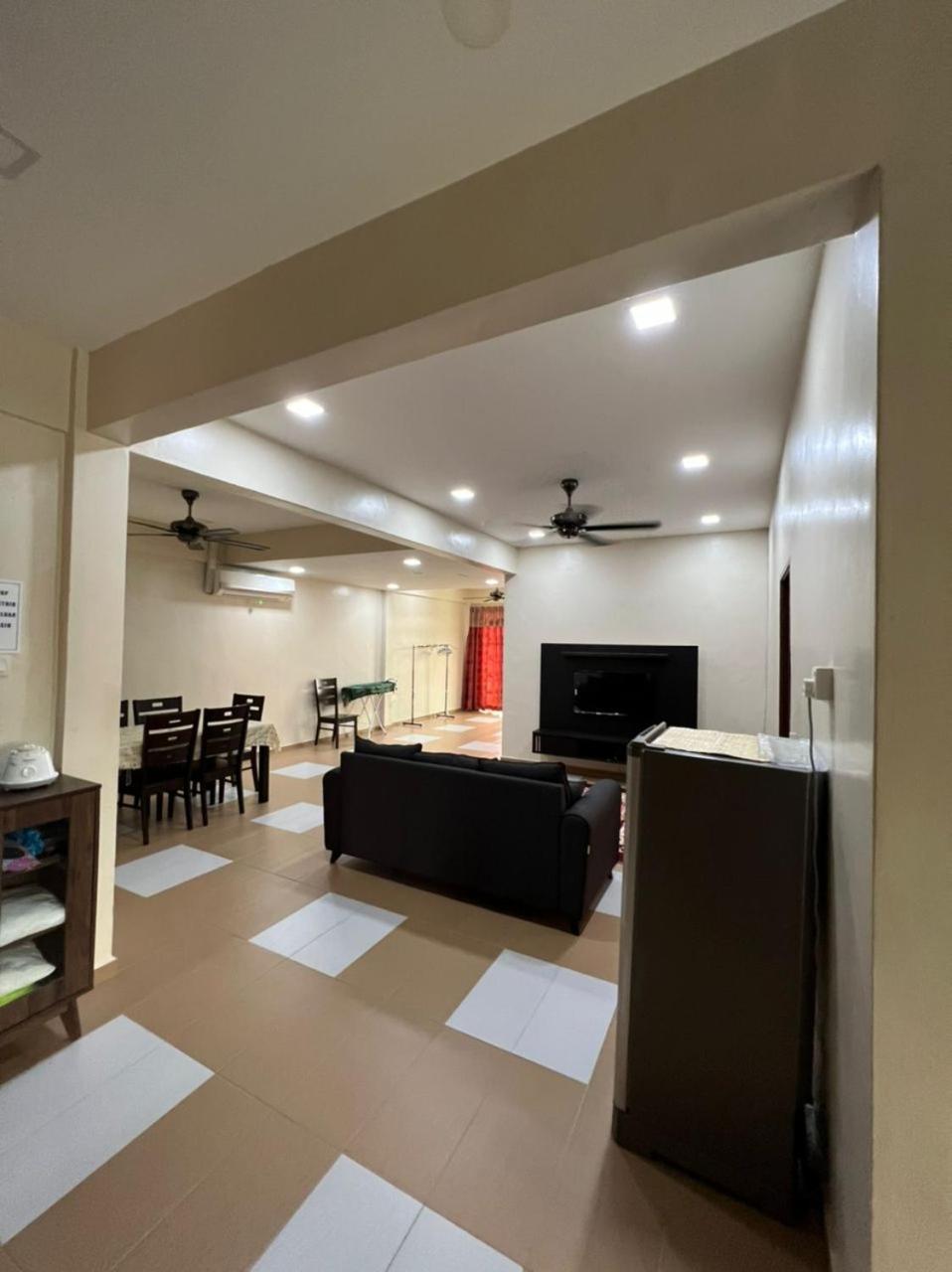Three-Bedroom Apartment - Photo 5